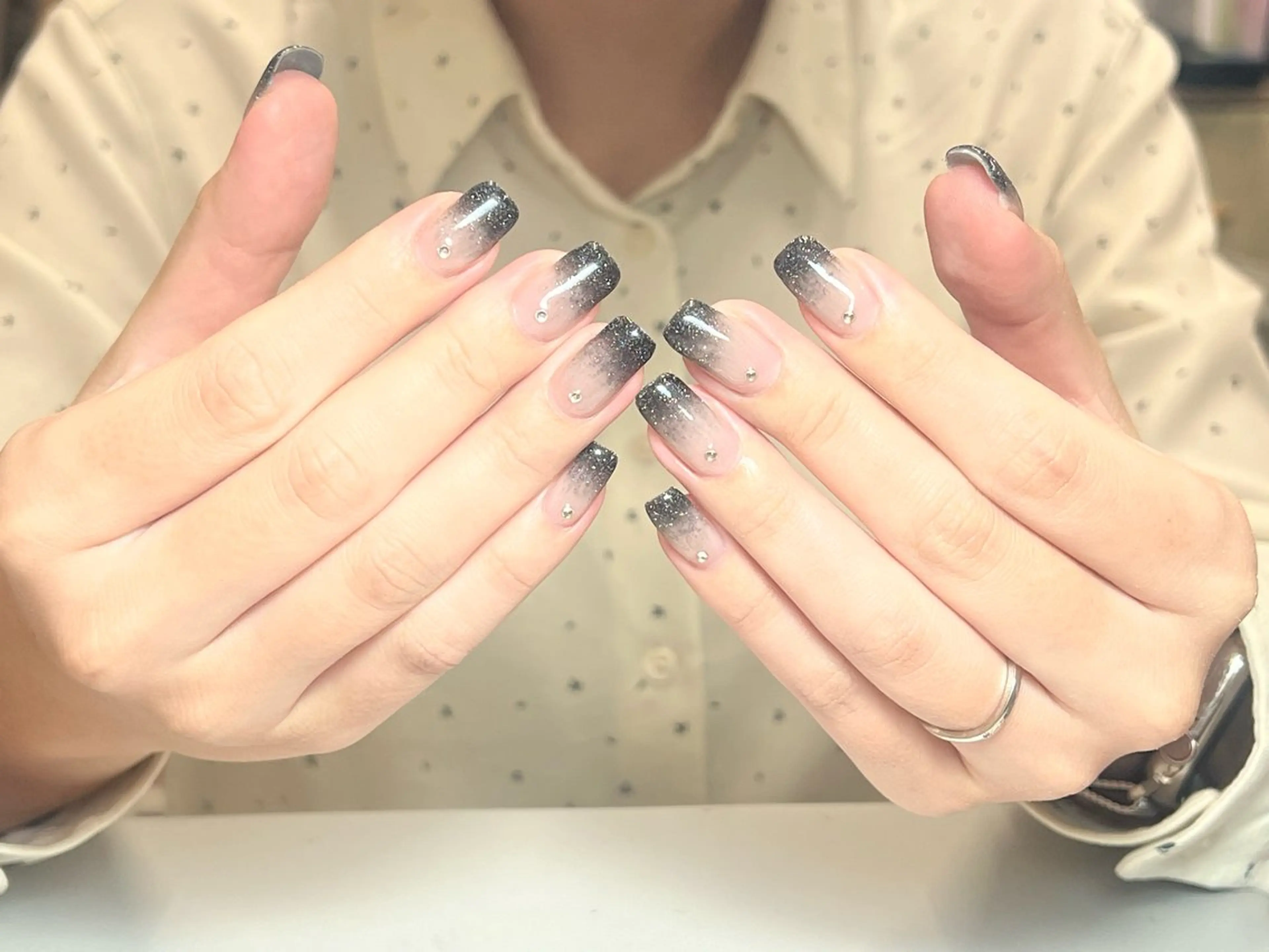 ネイル アートネイル 韓国ネイル 持ち込み ニュアンスネイル ワンカラーネイル ハンドネイル ハンドケア イブ ネイリのネイルデザイン