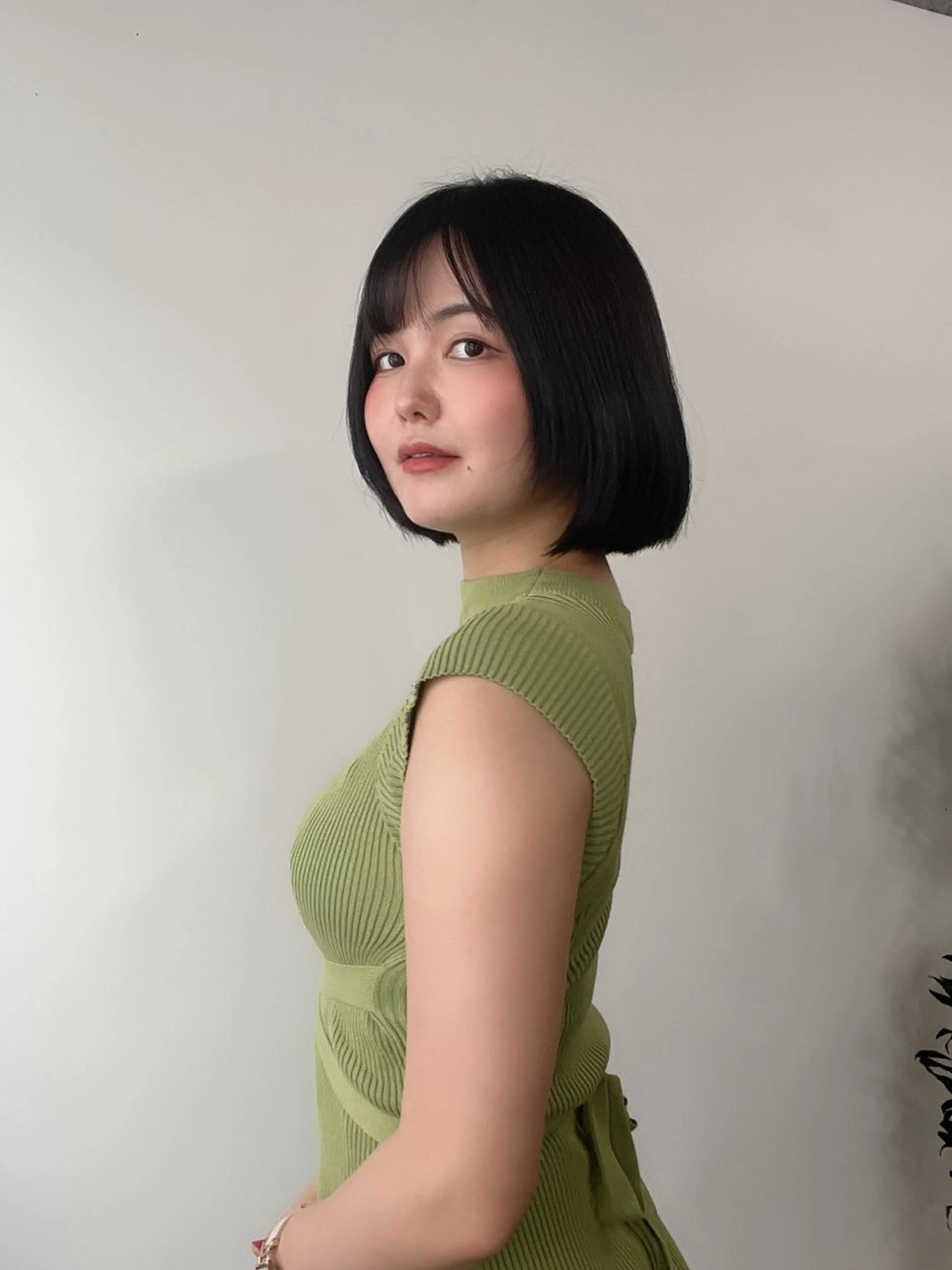 ミディアム カラー 韓国風ヘア 似合わせカット 小顔カット カット ヘアカラー トリートメント 武田涼レイヤーカット 髪質改善×縮毛矯正のヘアスタイル