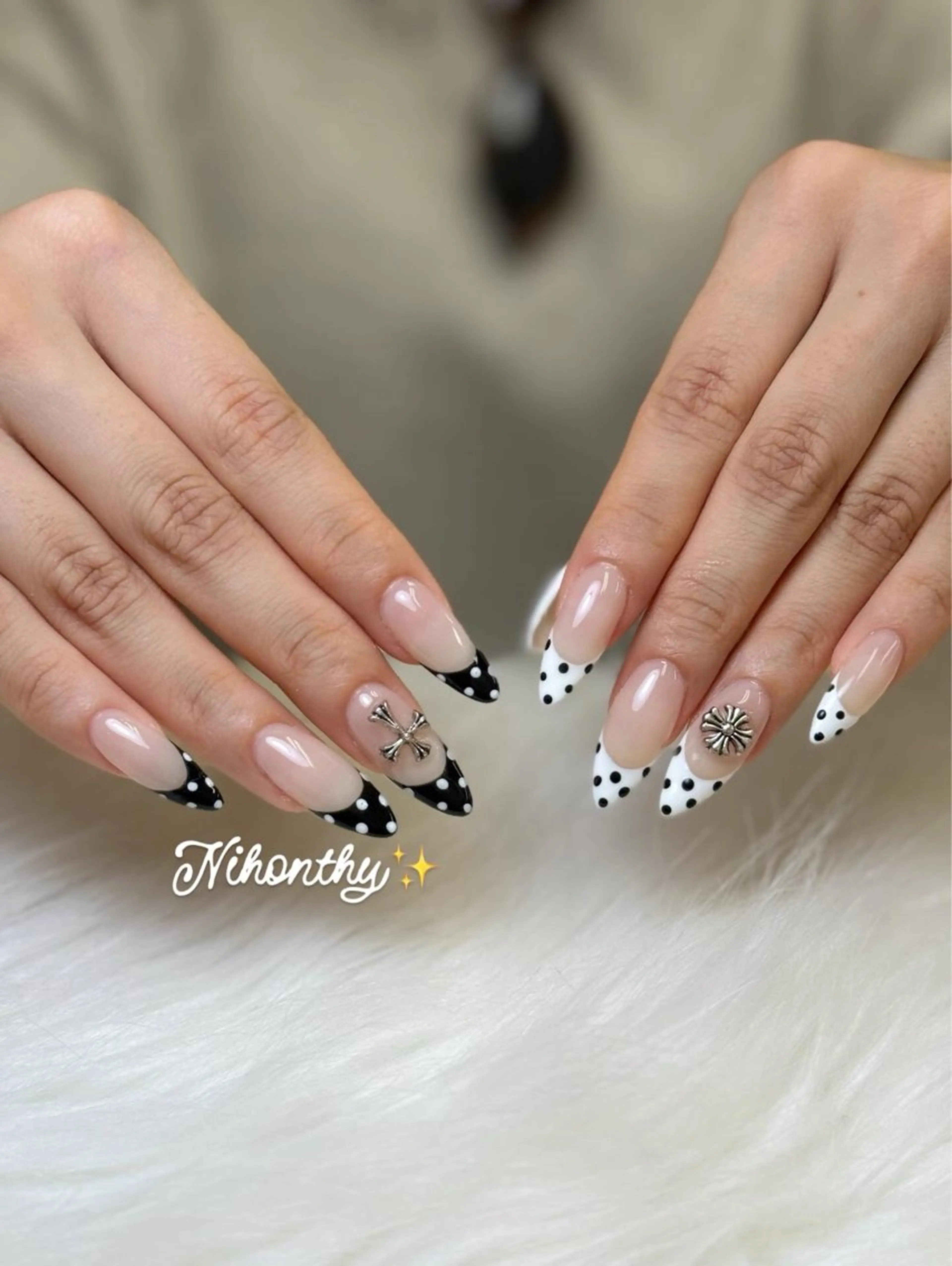 ネイル 韓国ネイル ニュアンスネイル シンプルネイル ワンホンネイル ハンドネイル ハンドケア Nihonthy Nail 新宿所属・Nihonthy Nail 新宿のネイルデザイン