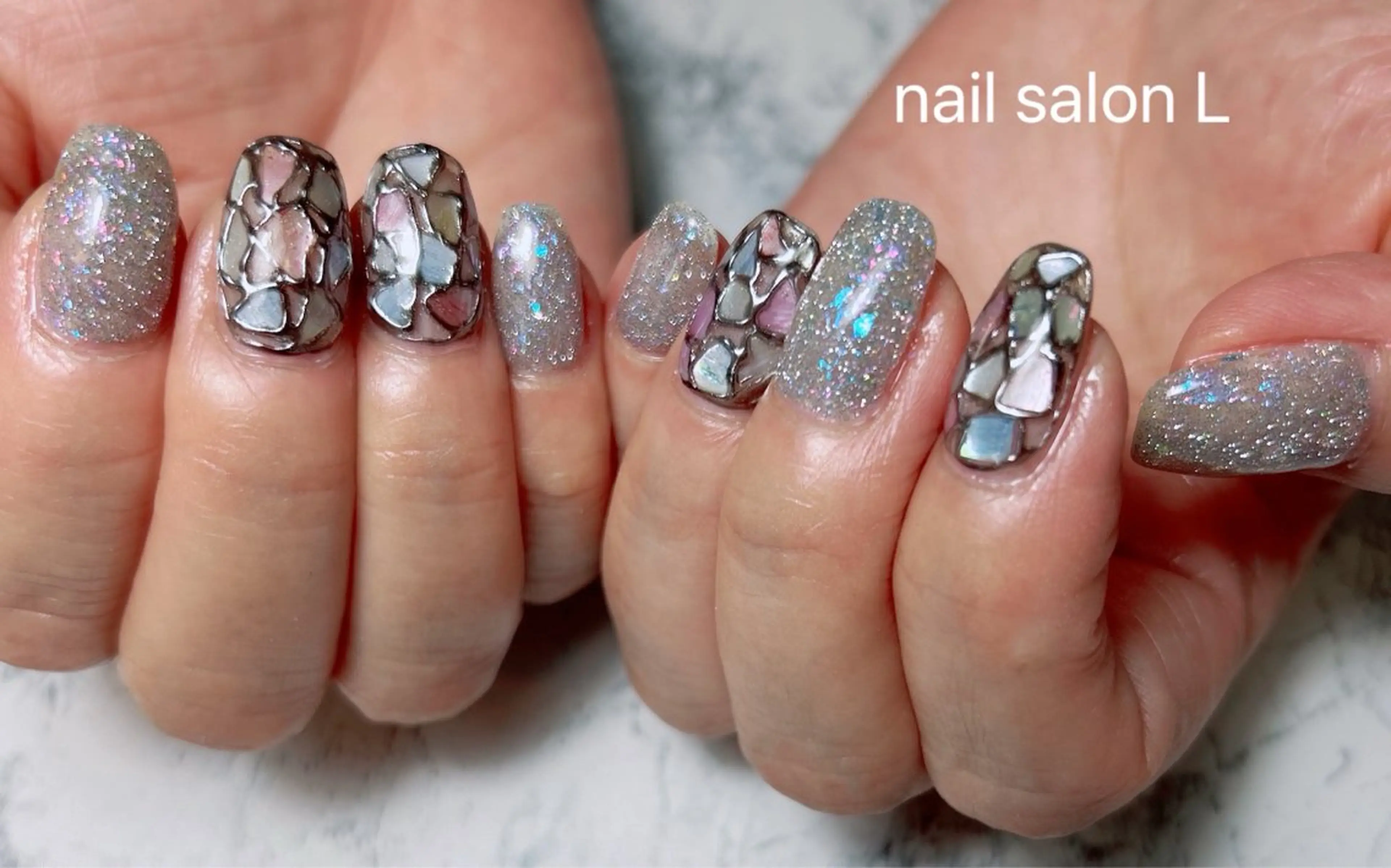 ネイル フラッシュネイル キラキラネイル ラメ(グリッター) ハンドネイル 吉川市 ネイルサロンLのネイルデザイン