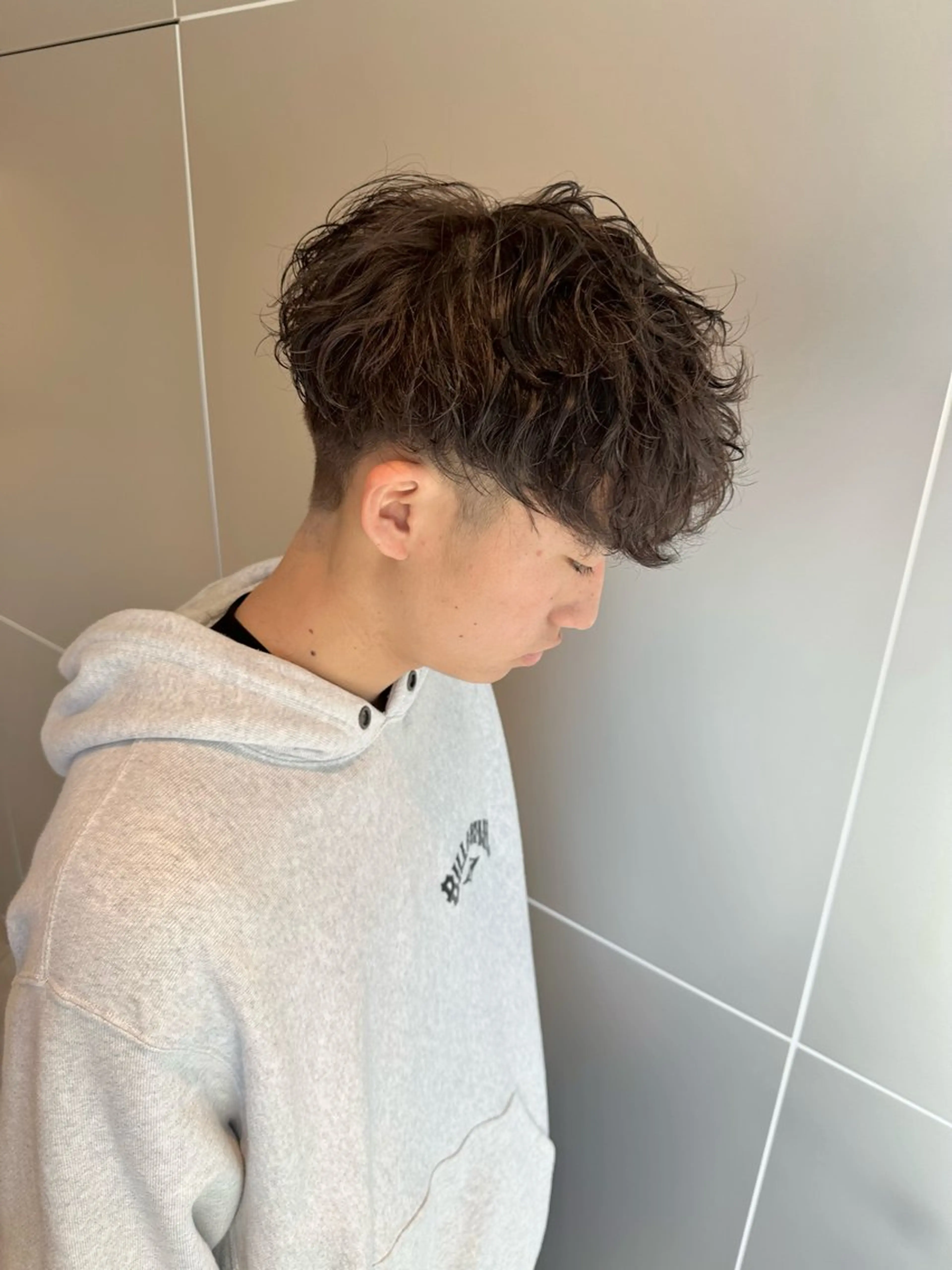 ミディアム パーマ メンズ ミディアムパーマ メンズパーマ 波巻きパーマ メンズパーマ達人/ フェード/イツキのヘアスタイル