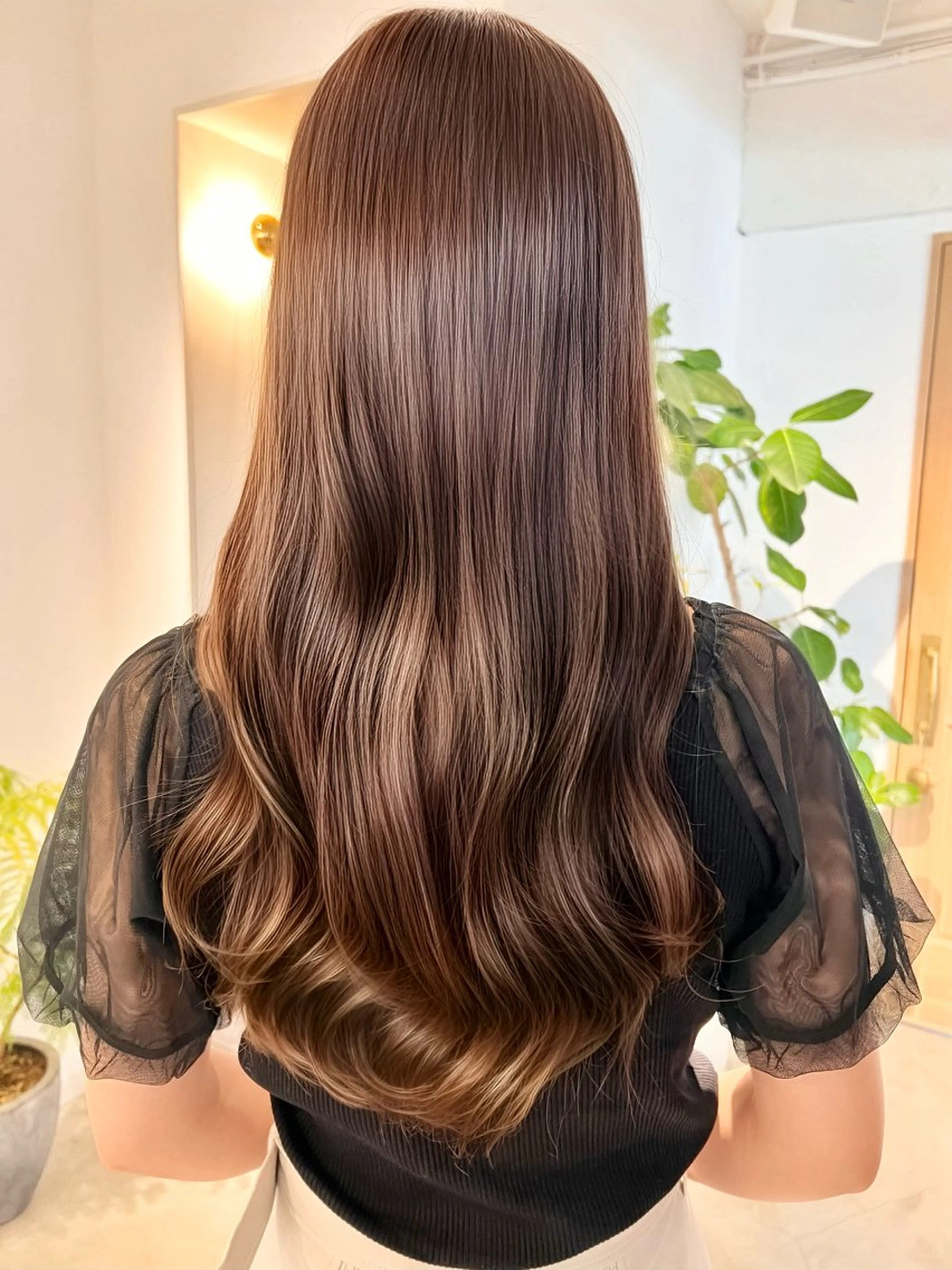 セミロング チョコレートブラウン レイヤーカット カット ヘアカラー トリートメント 透明感カラー/ mizukiのヘアスタイル