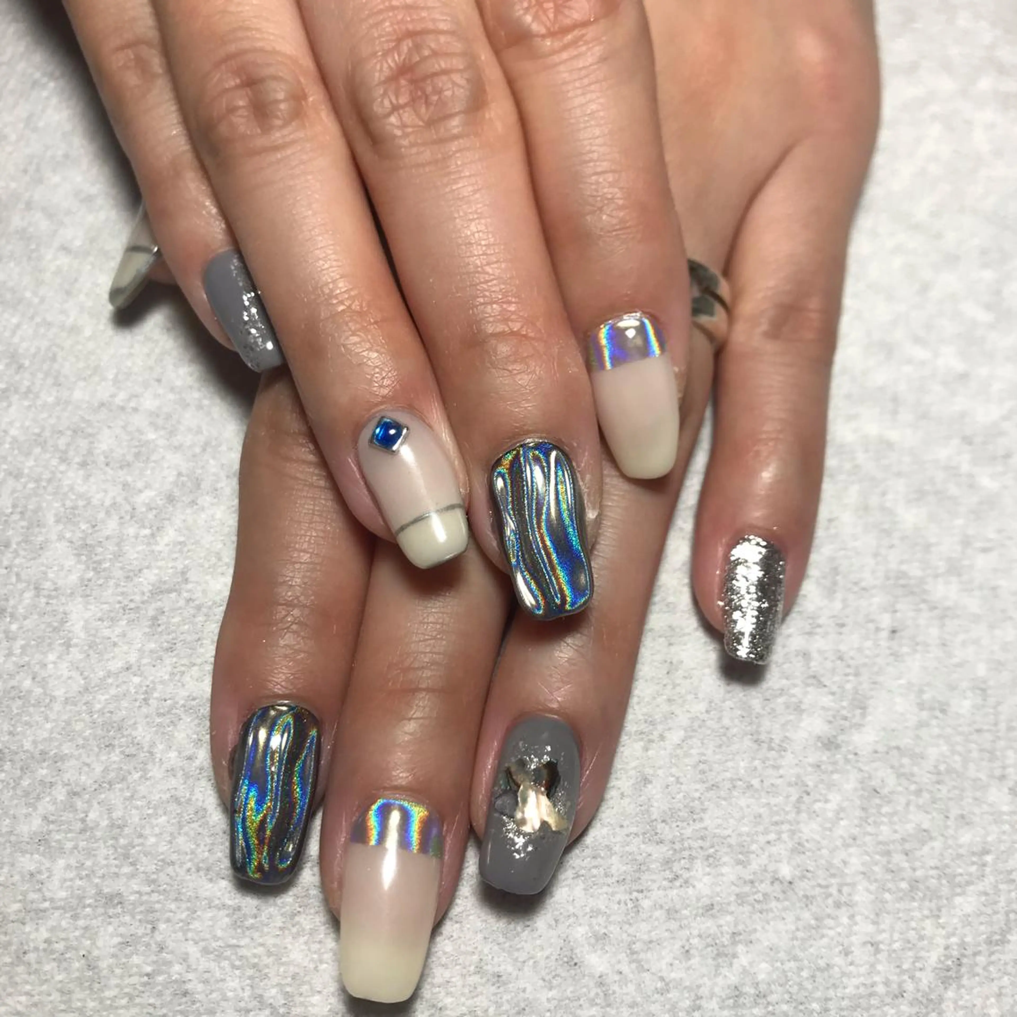 ネイル ECLAT エクラ所属・寺山 千鶴のネイルデザイン