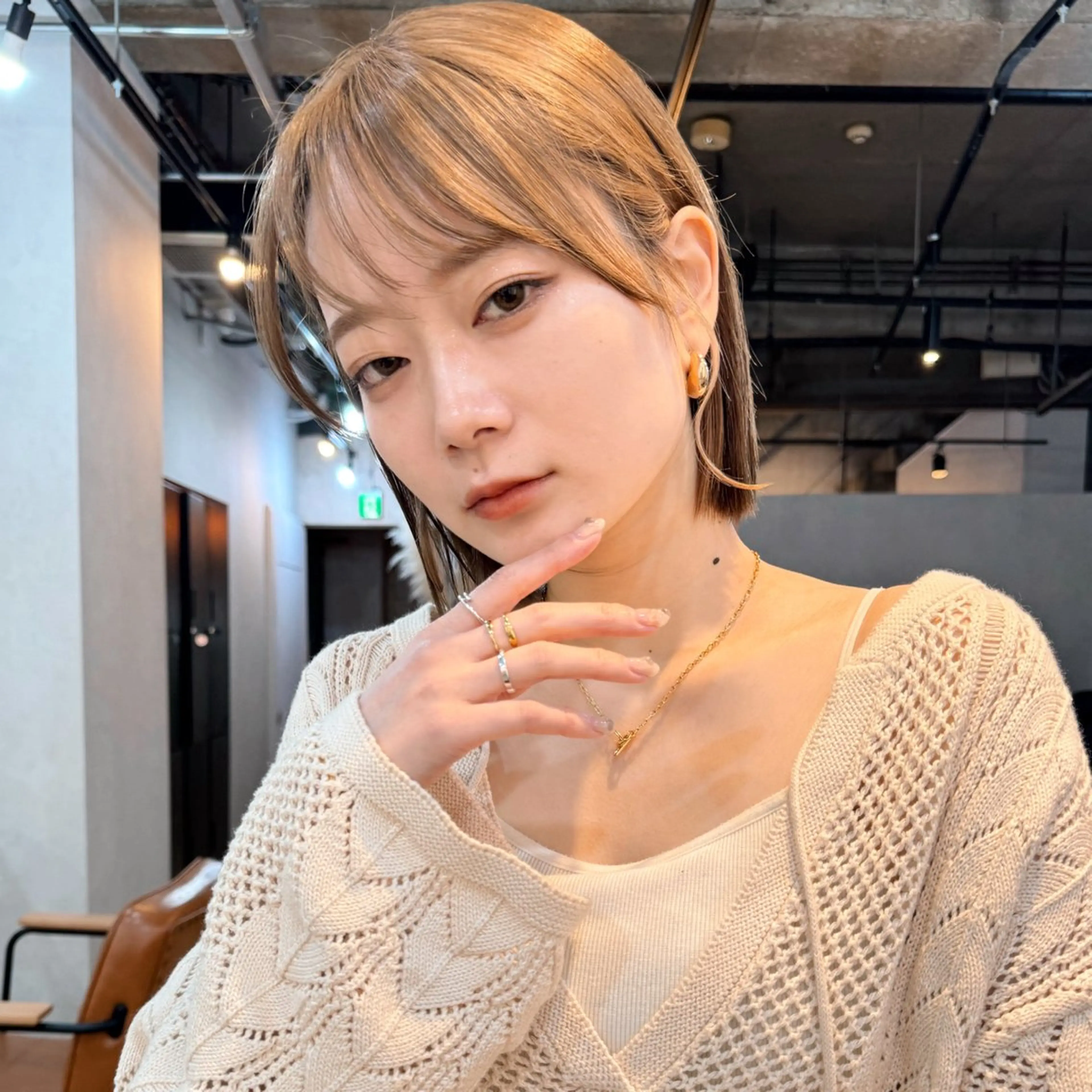 ミディアム ボブ 髪質改善 韓国風ヘア カット ヘアカラー トリートメント 🎗️comoda 神戸三宮 髪質改善のヘアスタイル