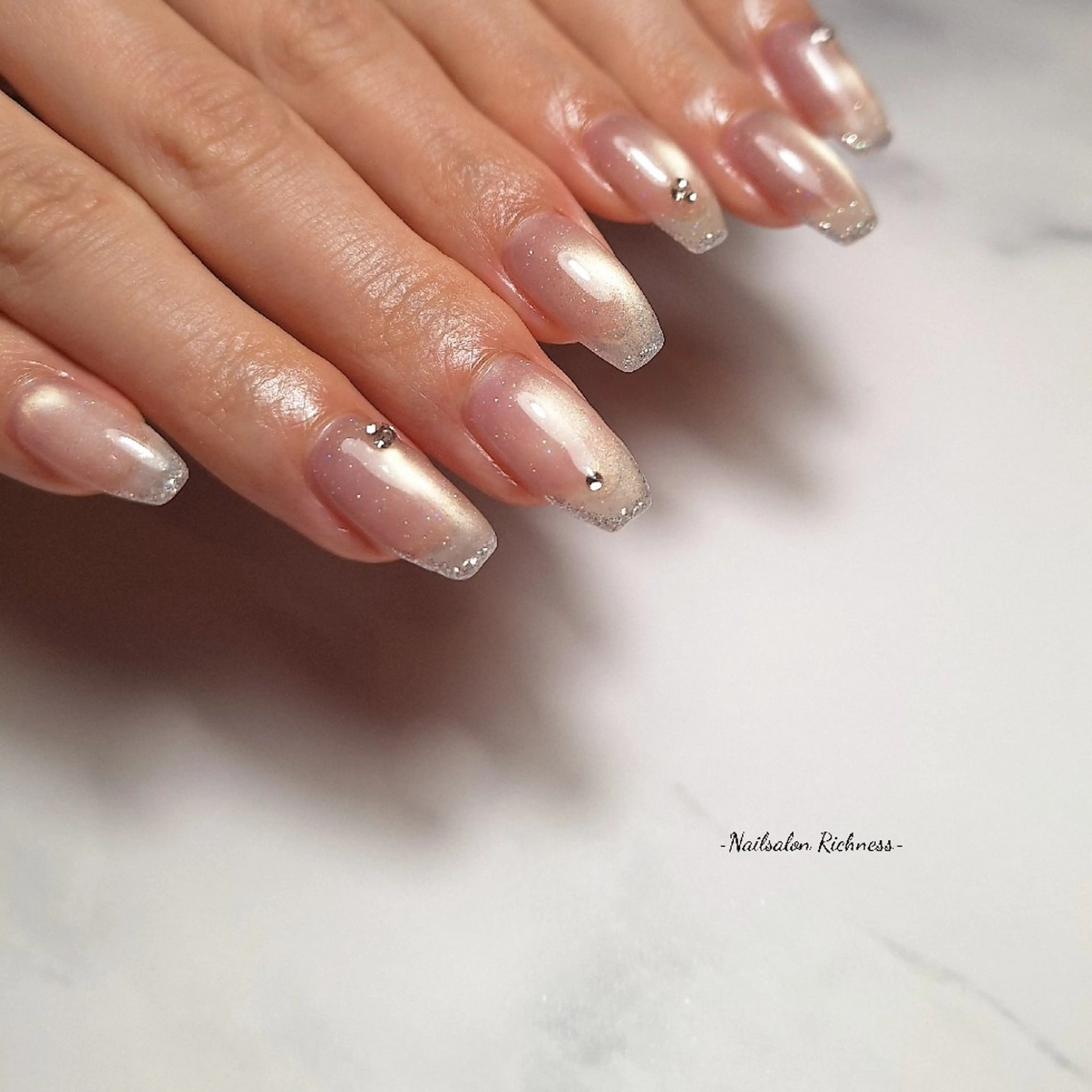 ネイル ストーンネイル ハンドネイル I. Yukariのネイルデザイン