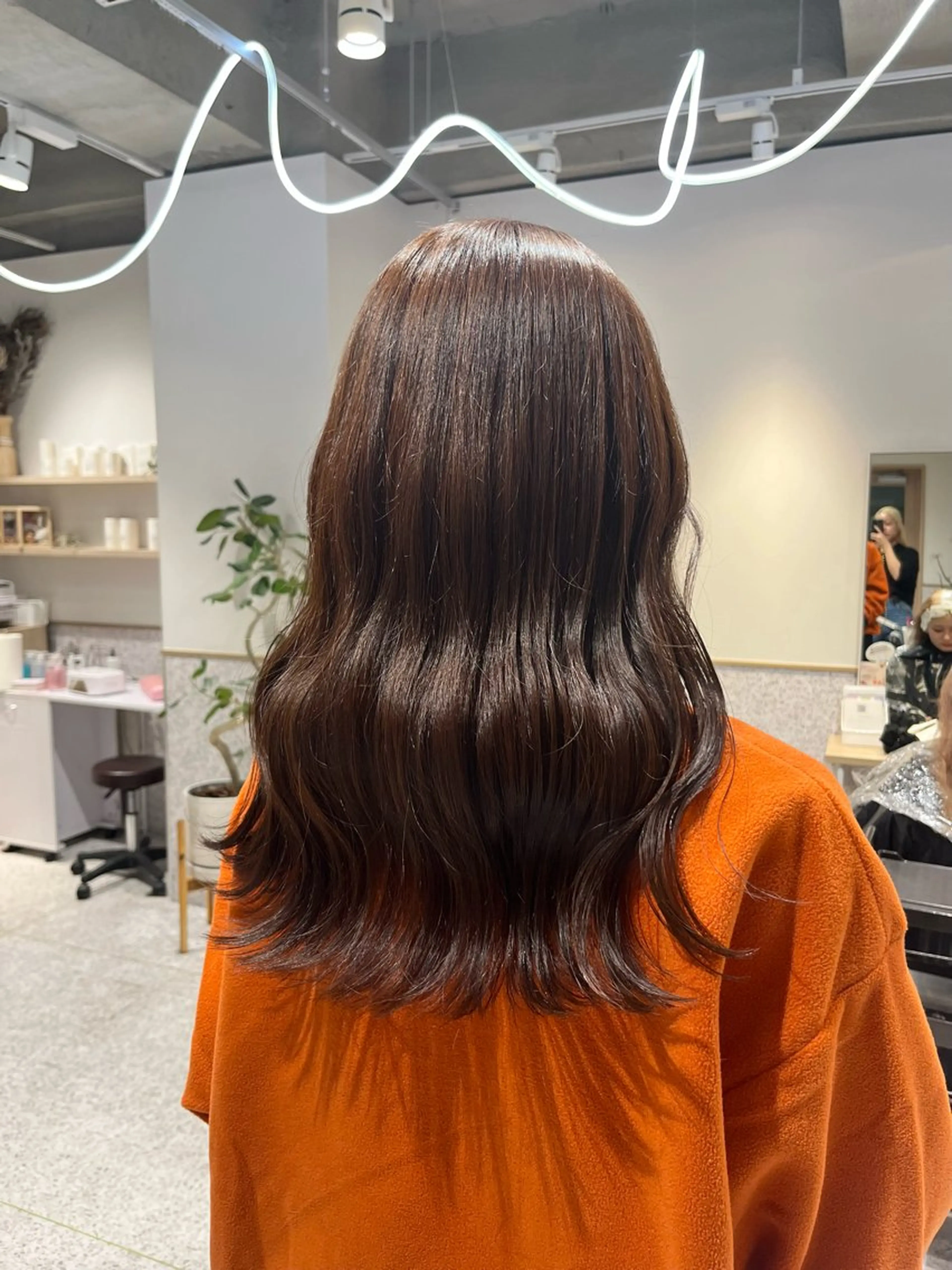 セミロング カラー ダブルカラー イヤリングカラー ハイトーンカラー インナーカラー 顔周りカット ヘアカラー トリートメント 髪質改善&艶カラー/ ほんだあみ (♡)のヘアスタイル