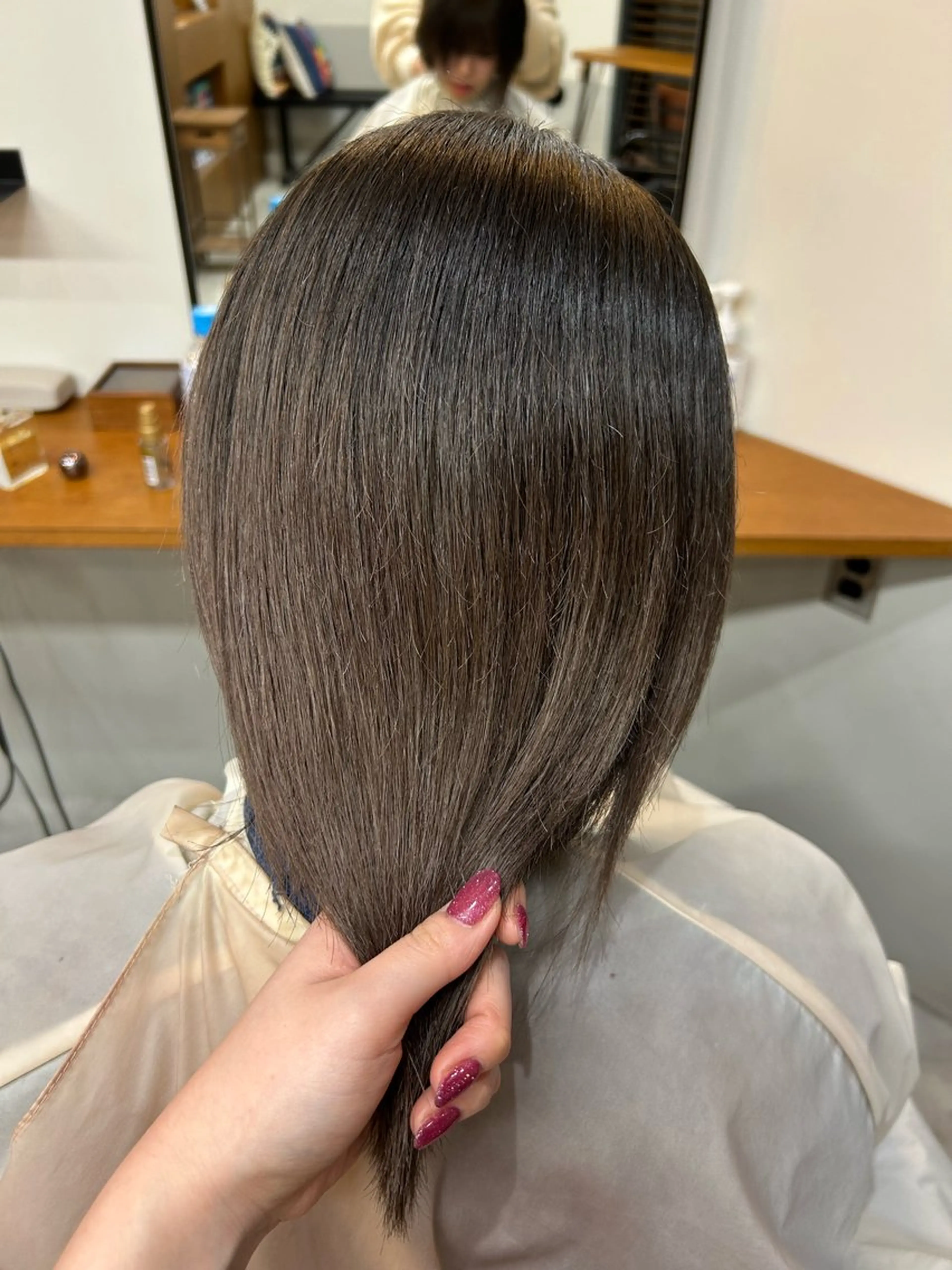 ミディアム カラー ブリーチ トリートメント 透明感カラー🪽 mioのヘアスタイル