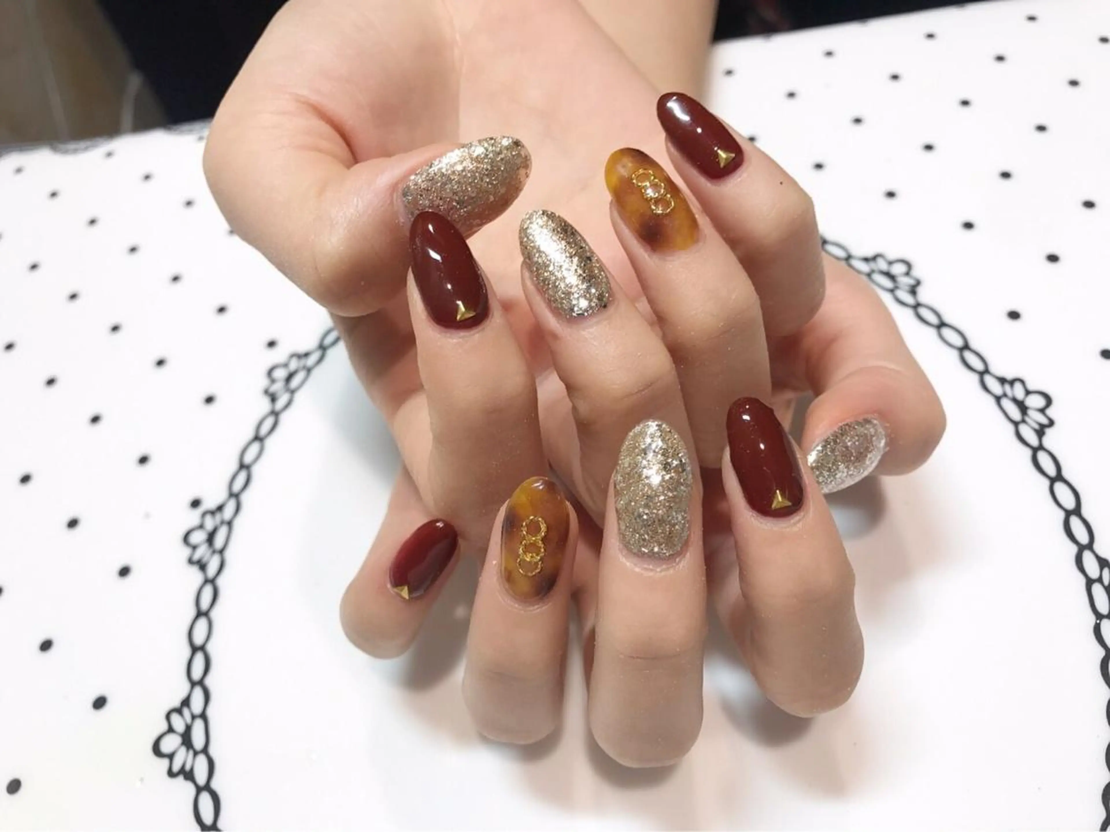 ネイル 指名支持率NO.1 スタイリストのヘアスタイル