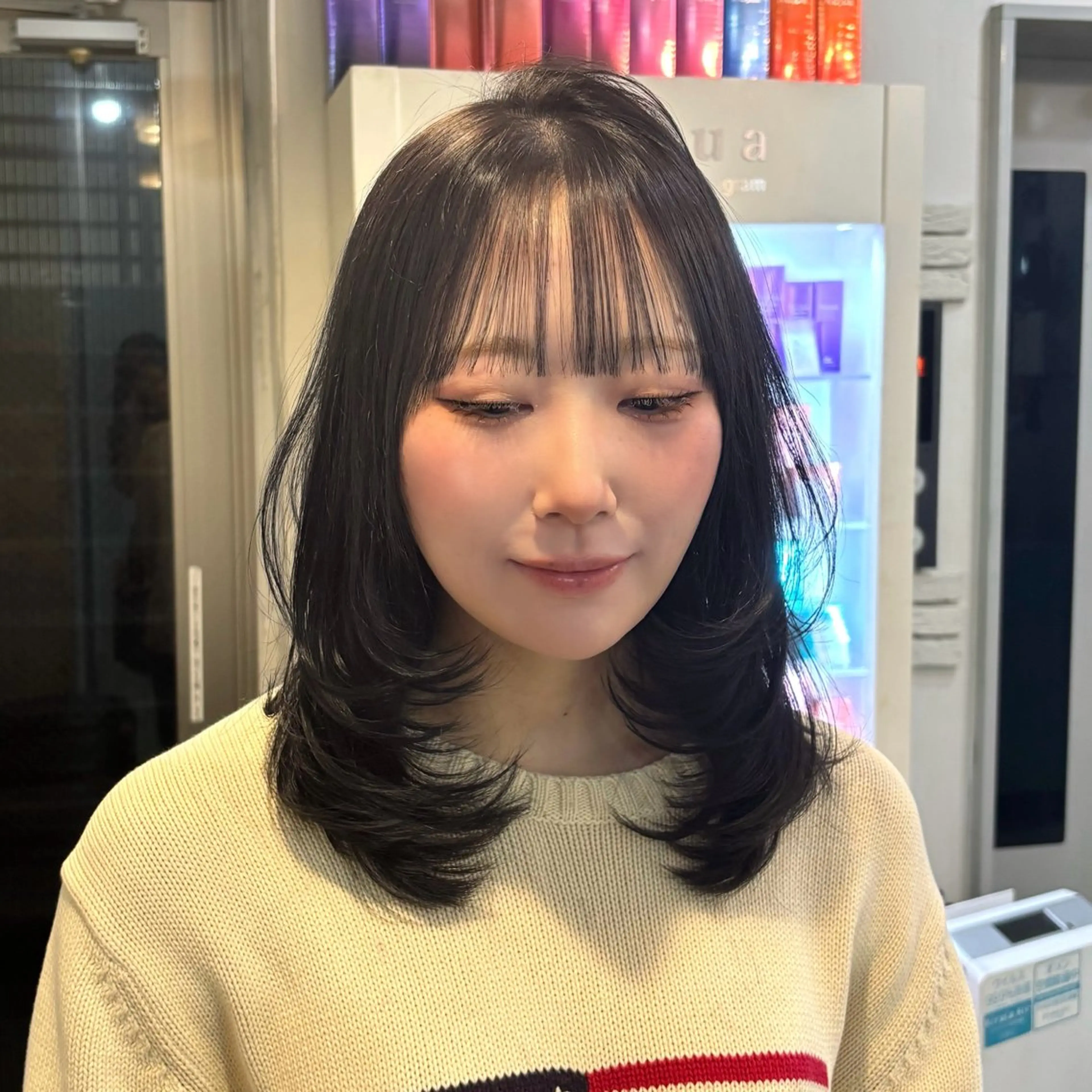 ミディアム カラー ミディアムレイヤー ブリーチ 透明感カラー ダブルカラー グレージュ カット ヘアカラー トリートメント レイヤー/ハッシュカ ット/顔周り/フウカのヘアスタイル