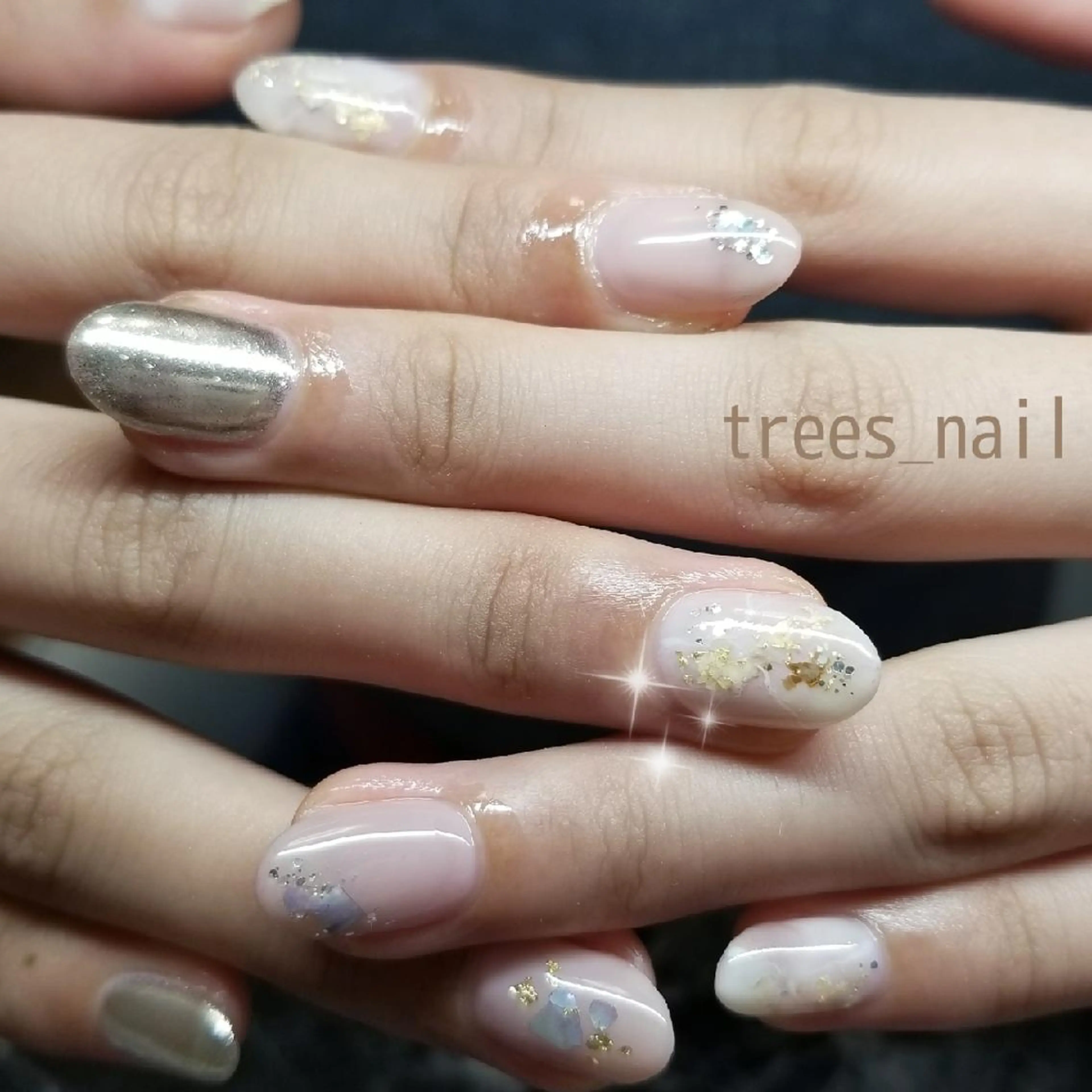 ネイル アートネイル ミラーネイル ニュアンスネイル ホワイト ハンドネイル フットネイル trees_ nailのネイルデザイン