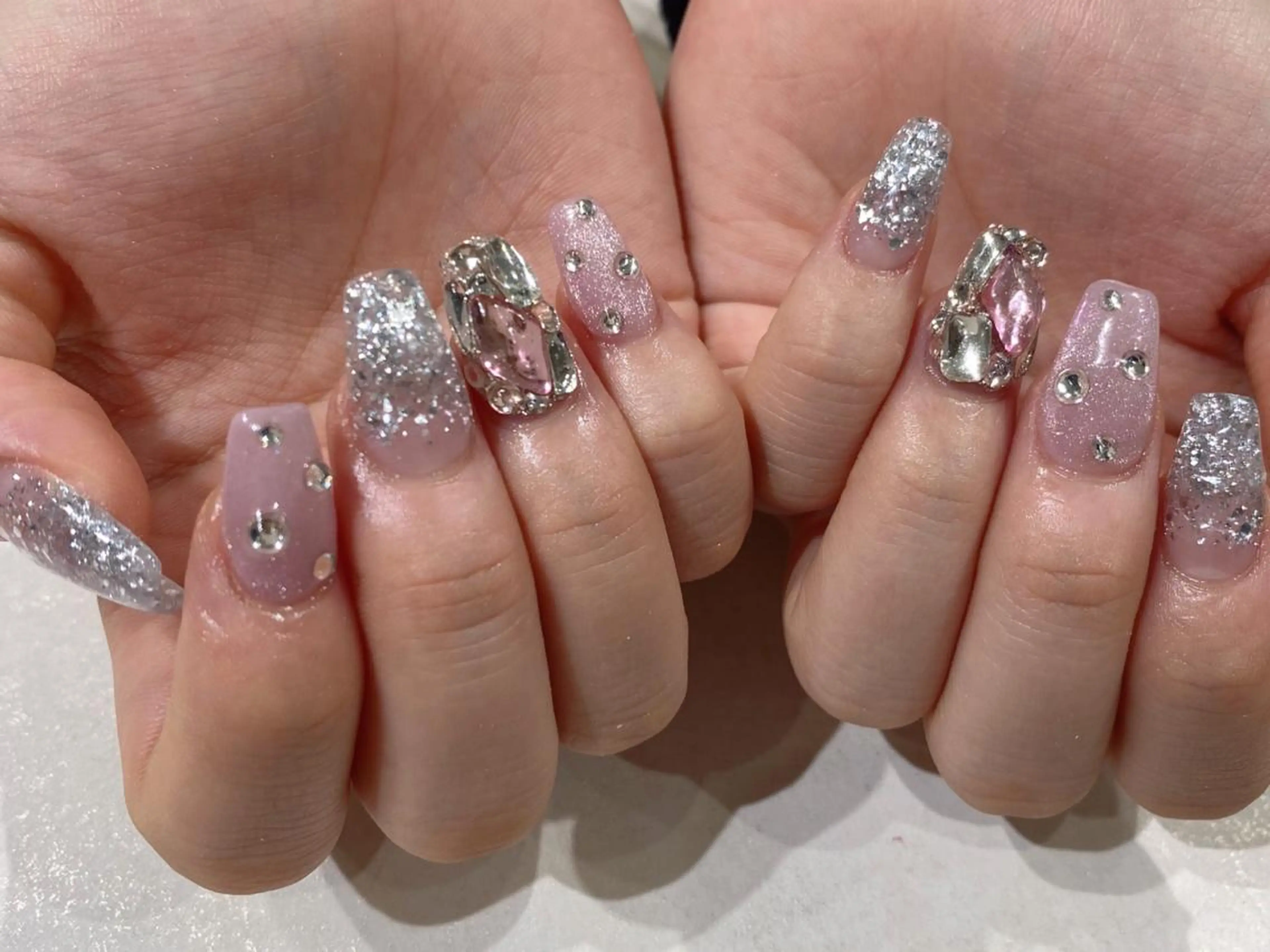 ミディアム ハンドネイル Nail  R💫 naoのネイルデザイン