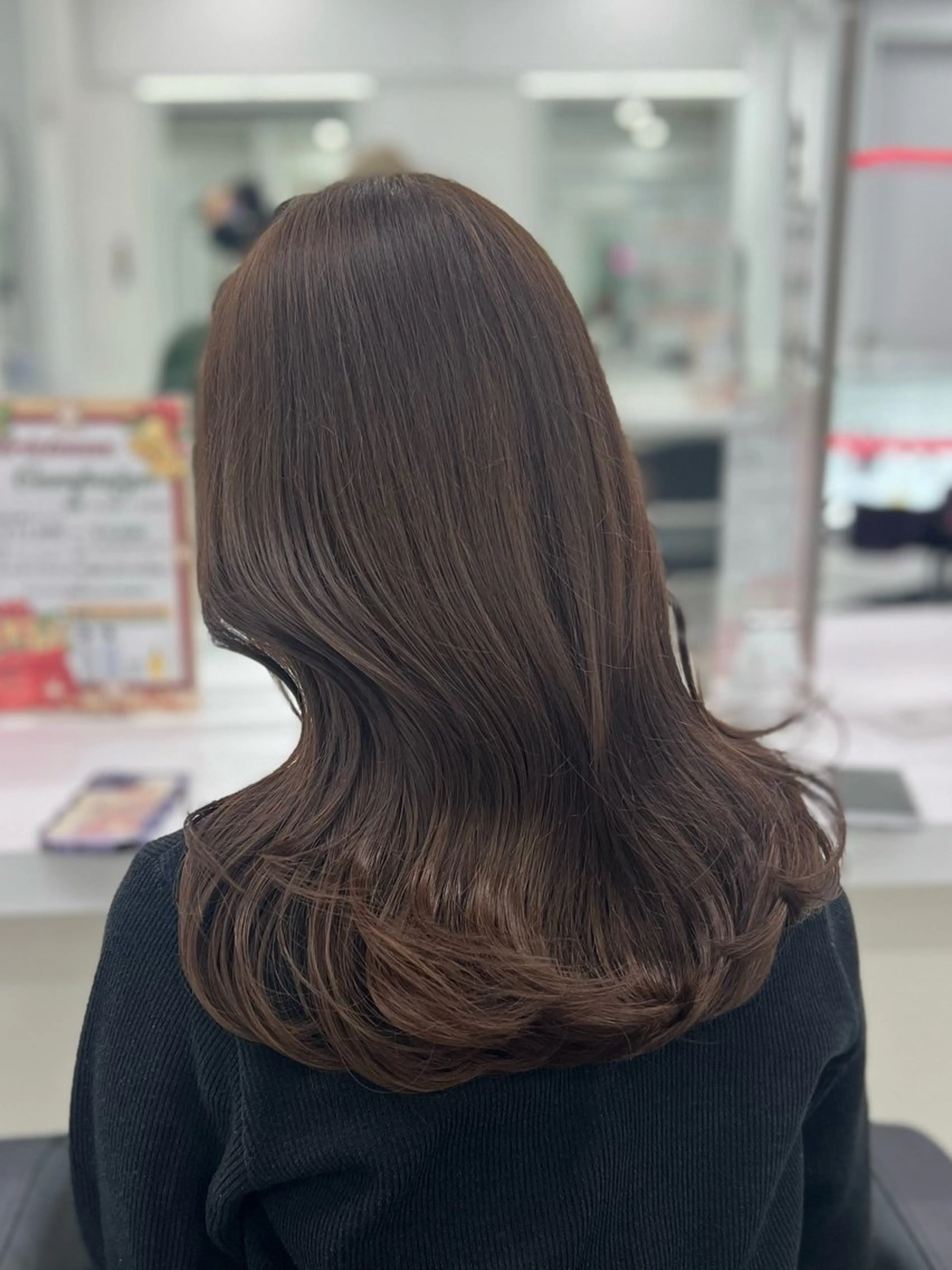 セミロング カラー オリーブカラー🫒 レイヤーカット✂︎のヘアスタイル