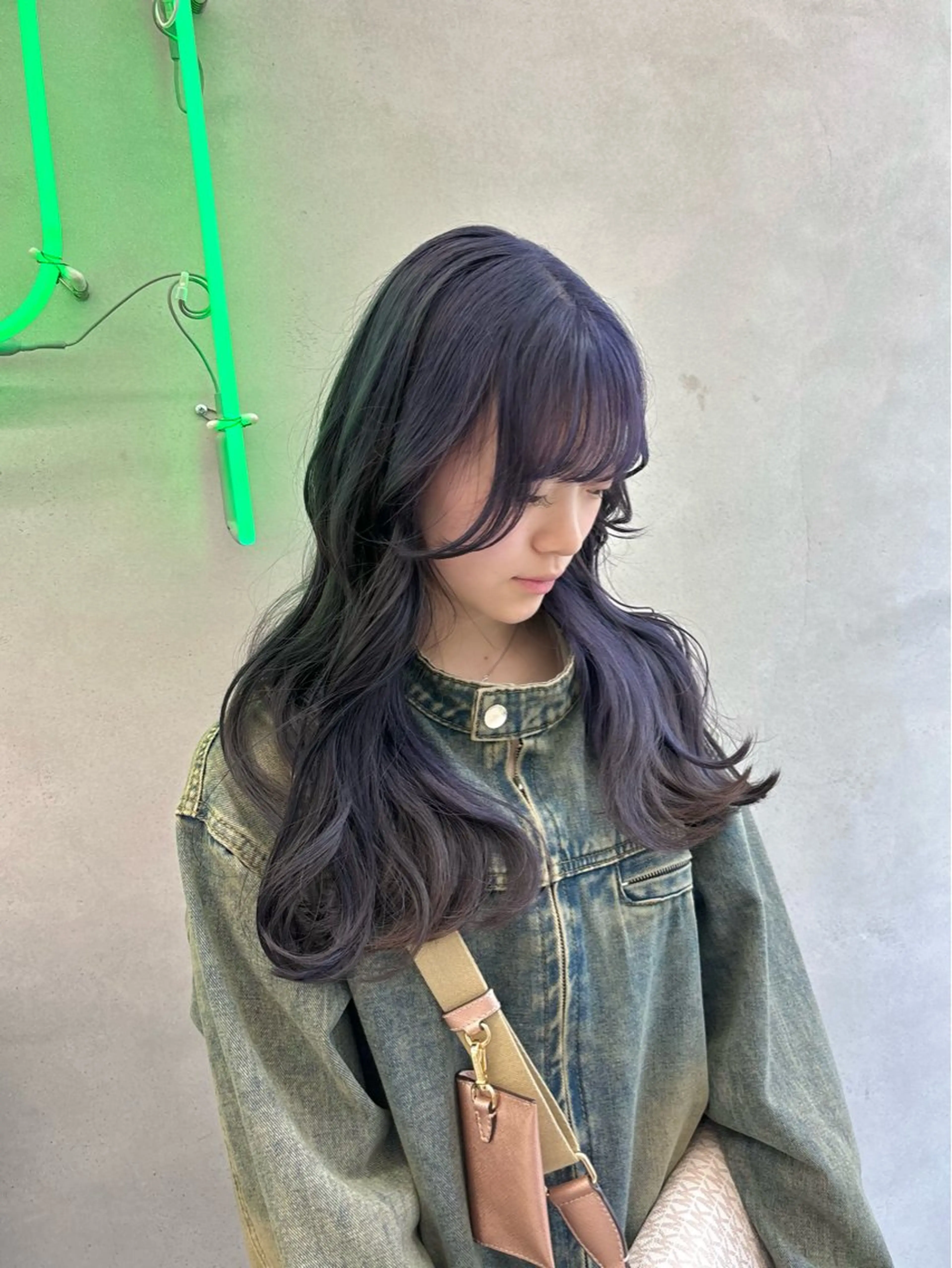 ロング カラー 透明感カラー パープルカラー 谷井 実結樹のヘアスタイル