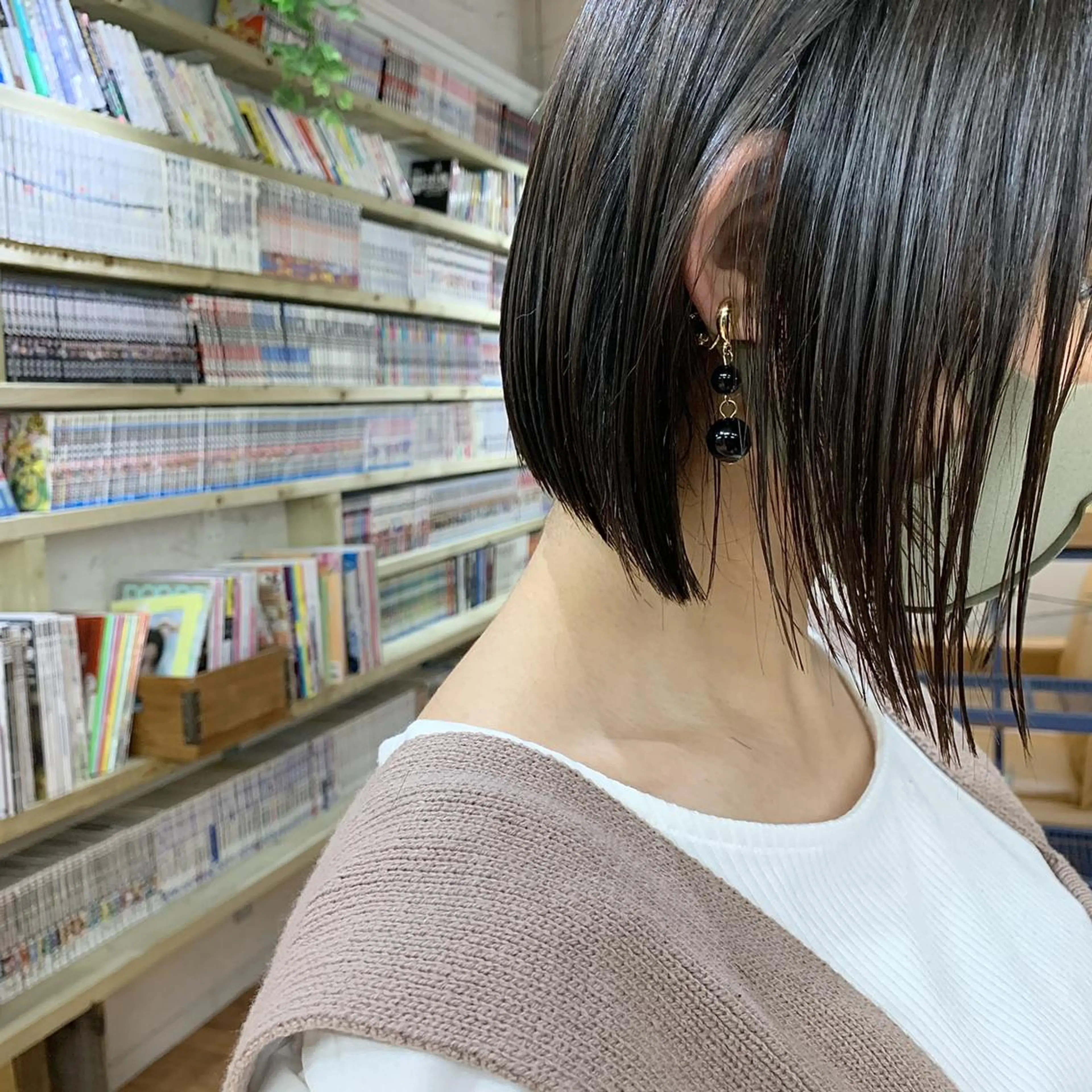 ショート カラー ボブ 🌱小顔魅せカット 透明感カラー/泉綺のヘアスタイル