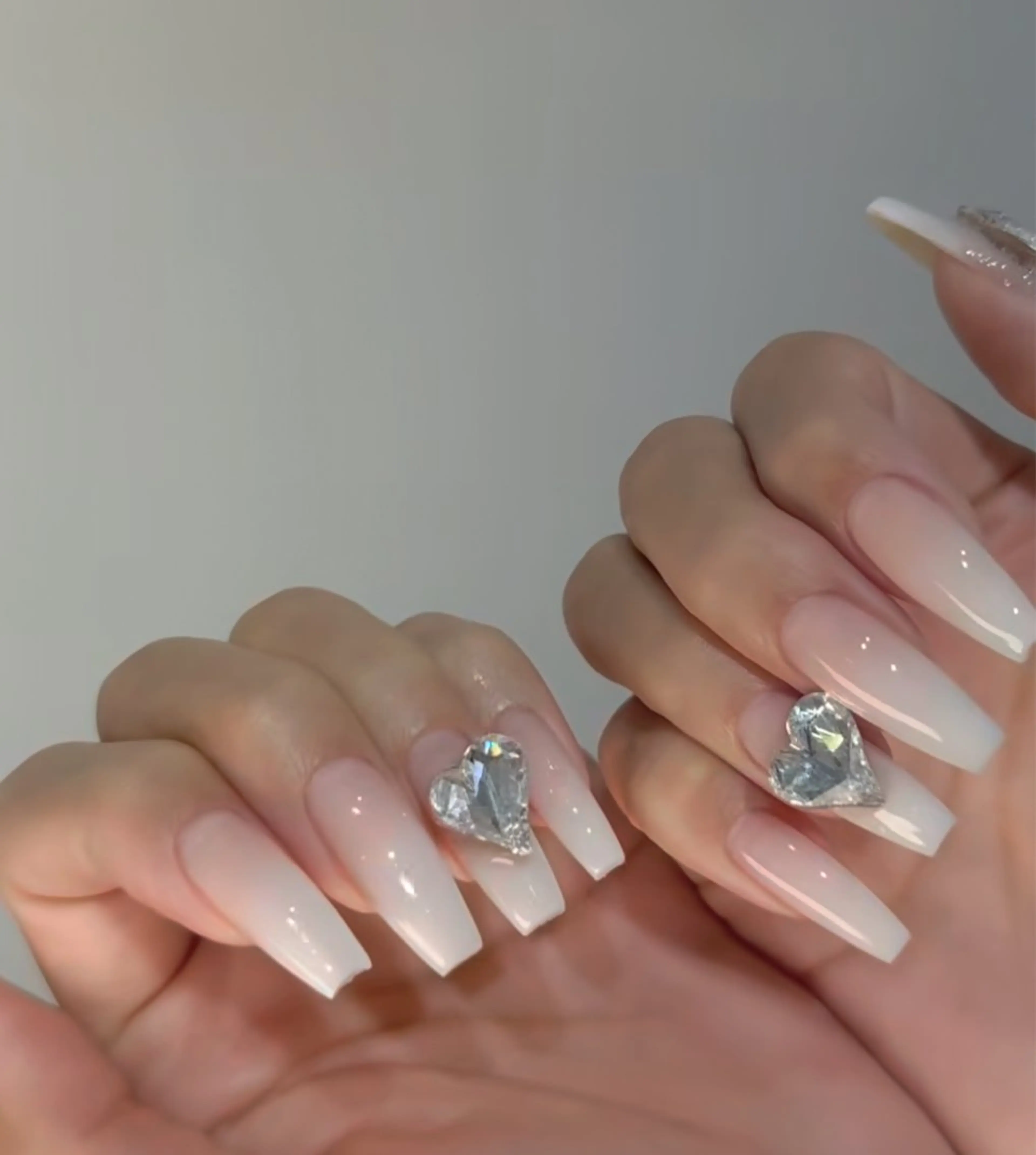 ネイル オーロラネイル フレンチネイル ジェルネイル ハロウィン キラキラネイル H.baby Nail Salonのネイルデザイン