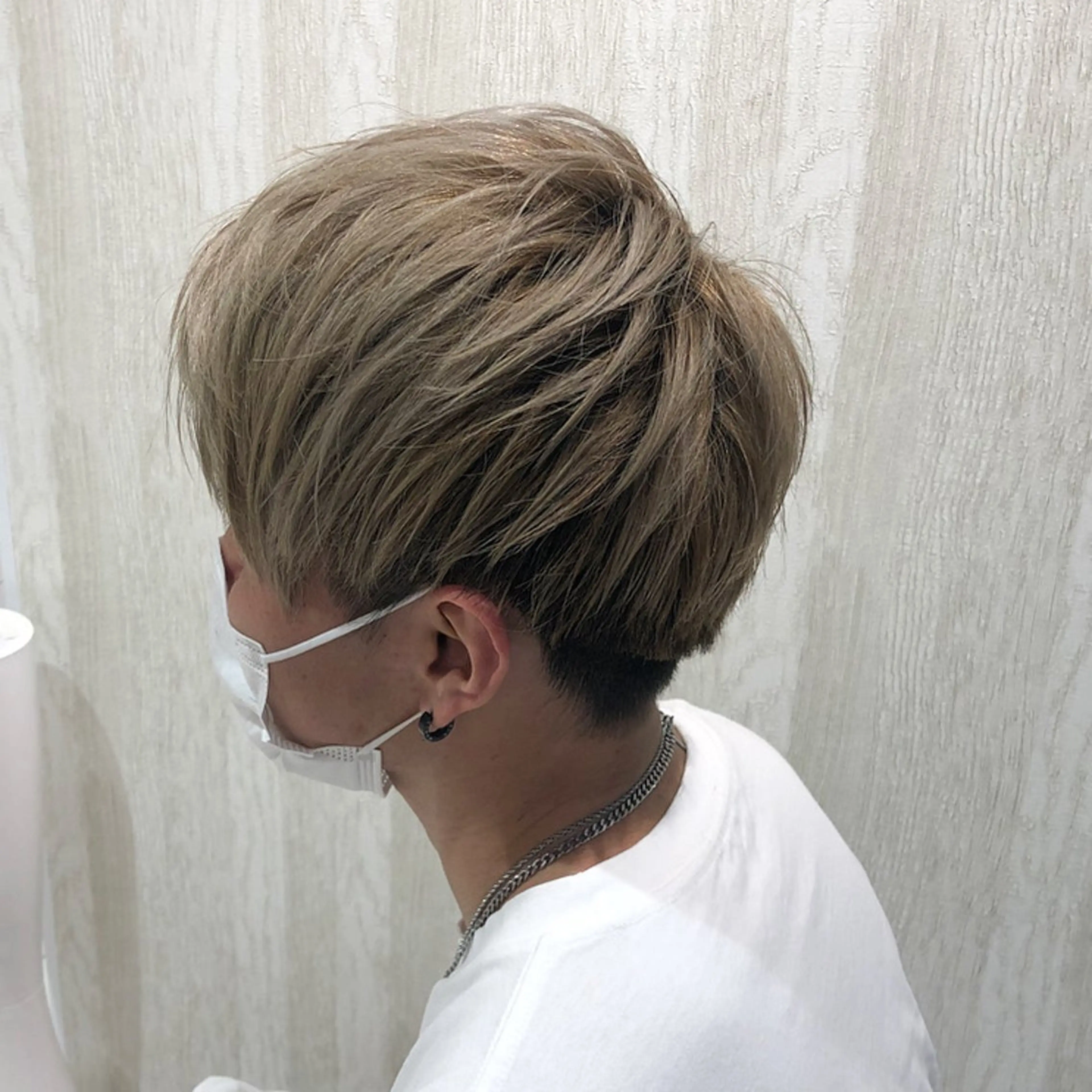 カラー メンズ メンズハイトーン ハイトーンカラー メンズパーマは私一択 佐藤有紀のヘアスタイル