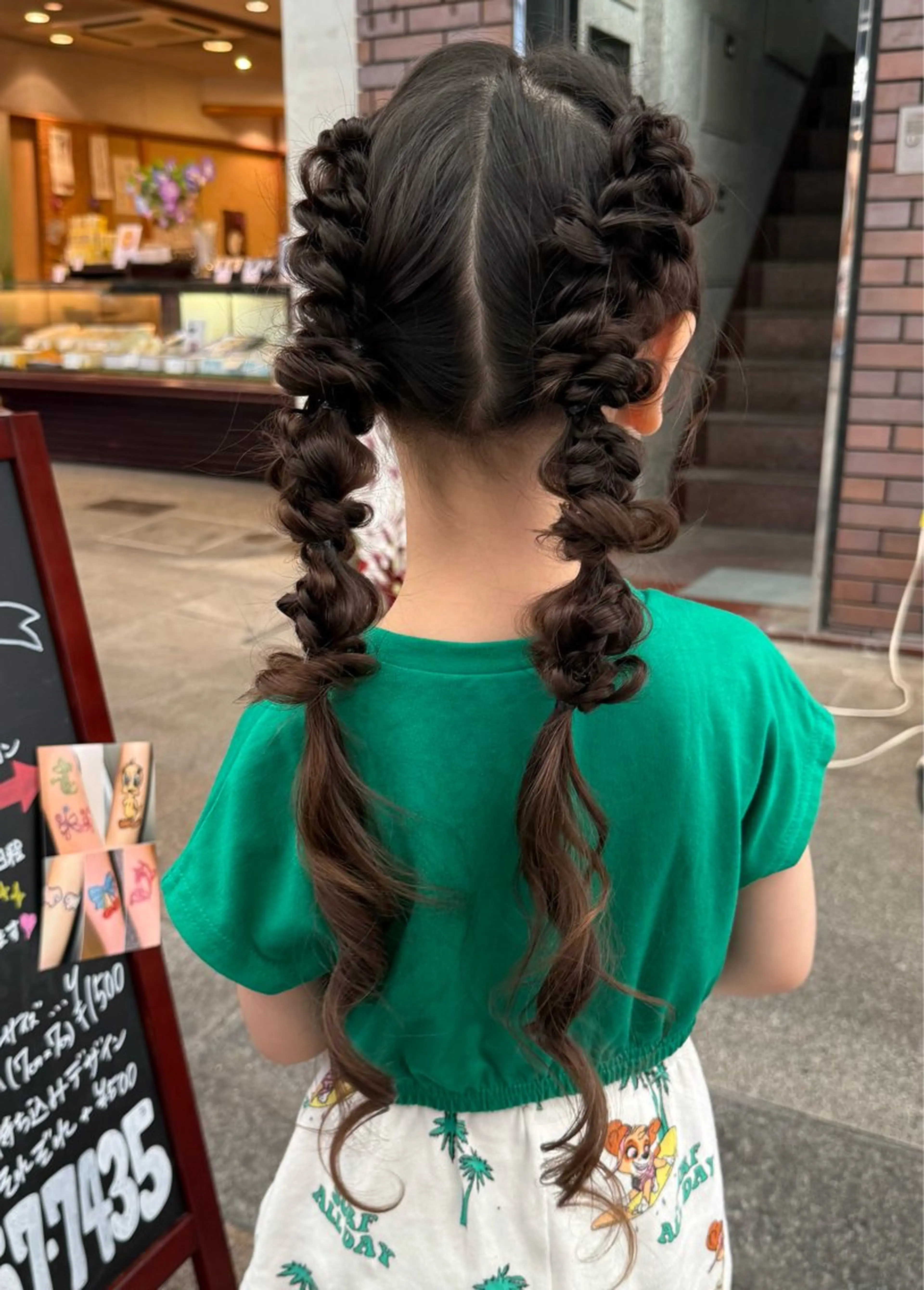 ロング ヘアアレンジ キッズ ヘアセット Salon de luz所属・山口 華歩のエステ・リラクイメージ