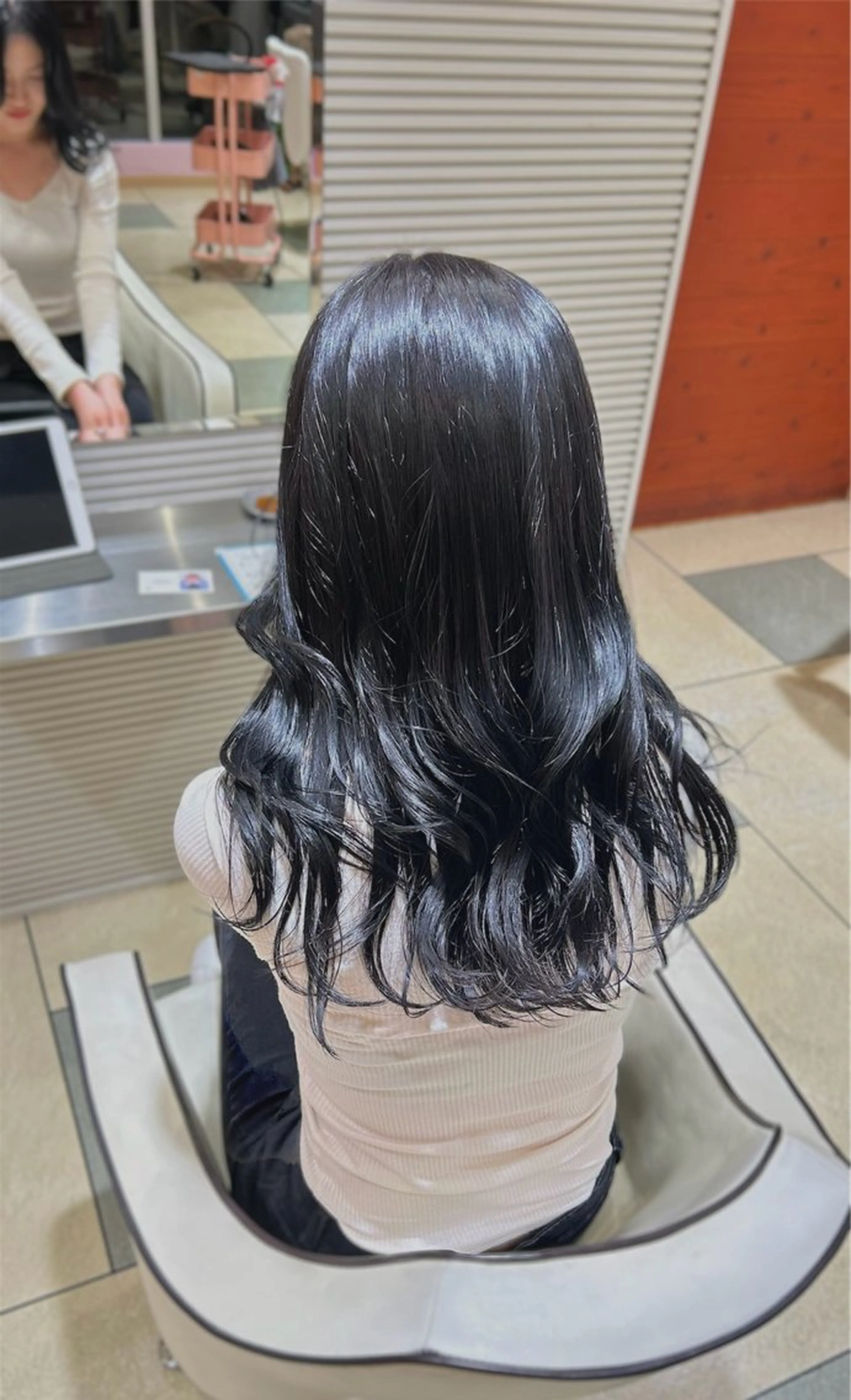 ロング カラー 黒髪 透明感カラー ラベンダーカラー 韓国風ヘア 🩷愛咲🩷レイヤー /透明感カラーのヘアスタイル