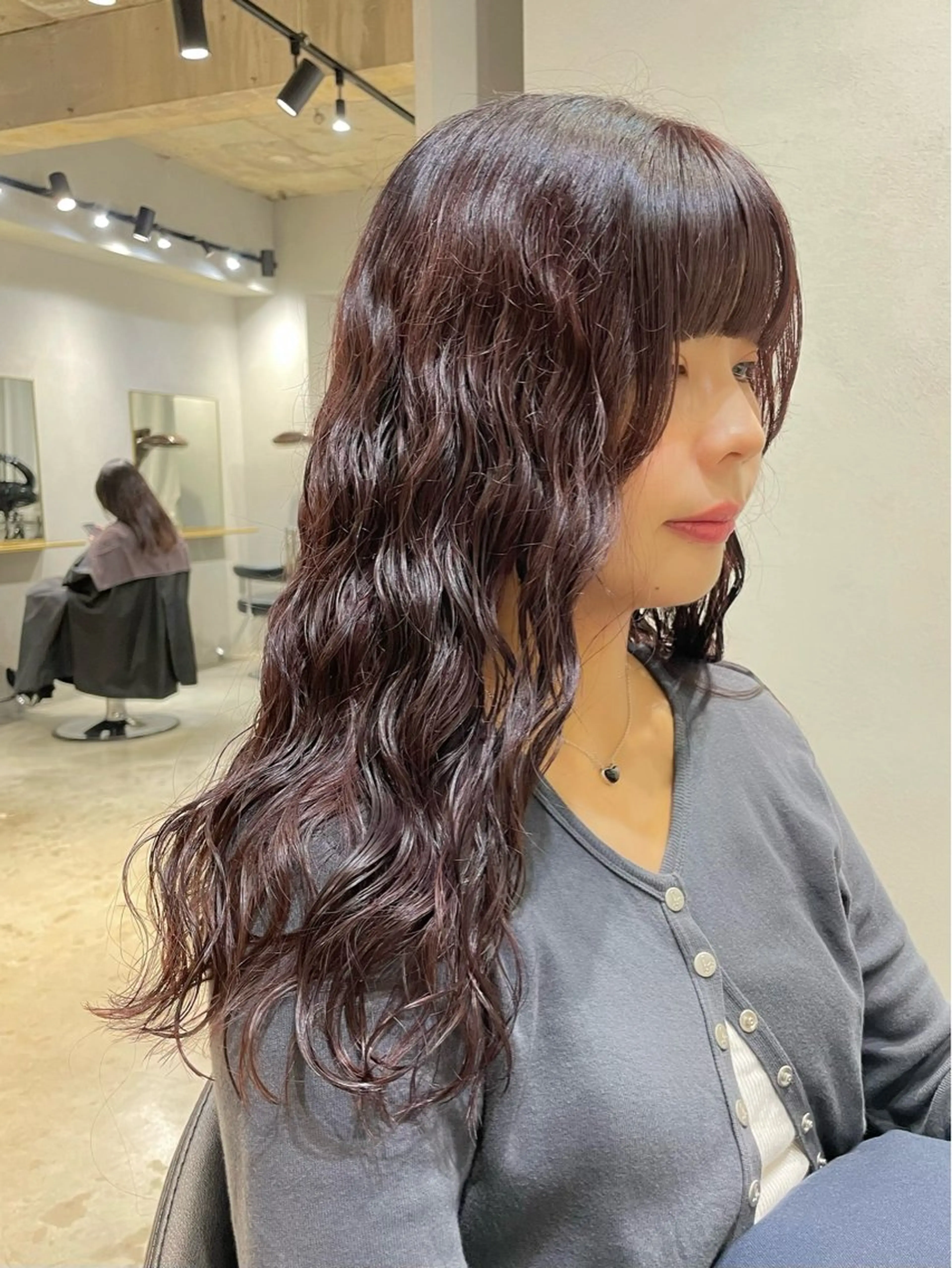 ロング カラー パーマ ブリーチ 髪質改善 ロング 縮毛矯正 カット ヘアカラー パーマ トリートメント 【arc】Ruri コテ巻き風パーマのヘアスタイル