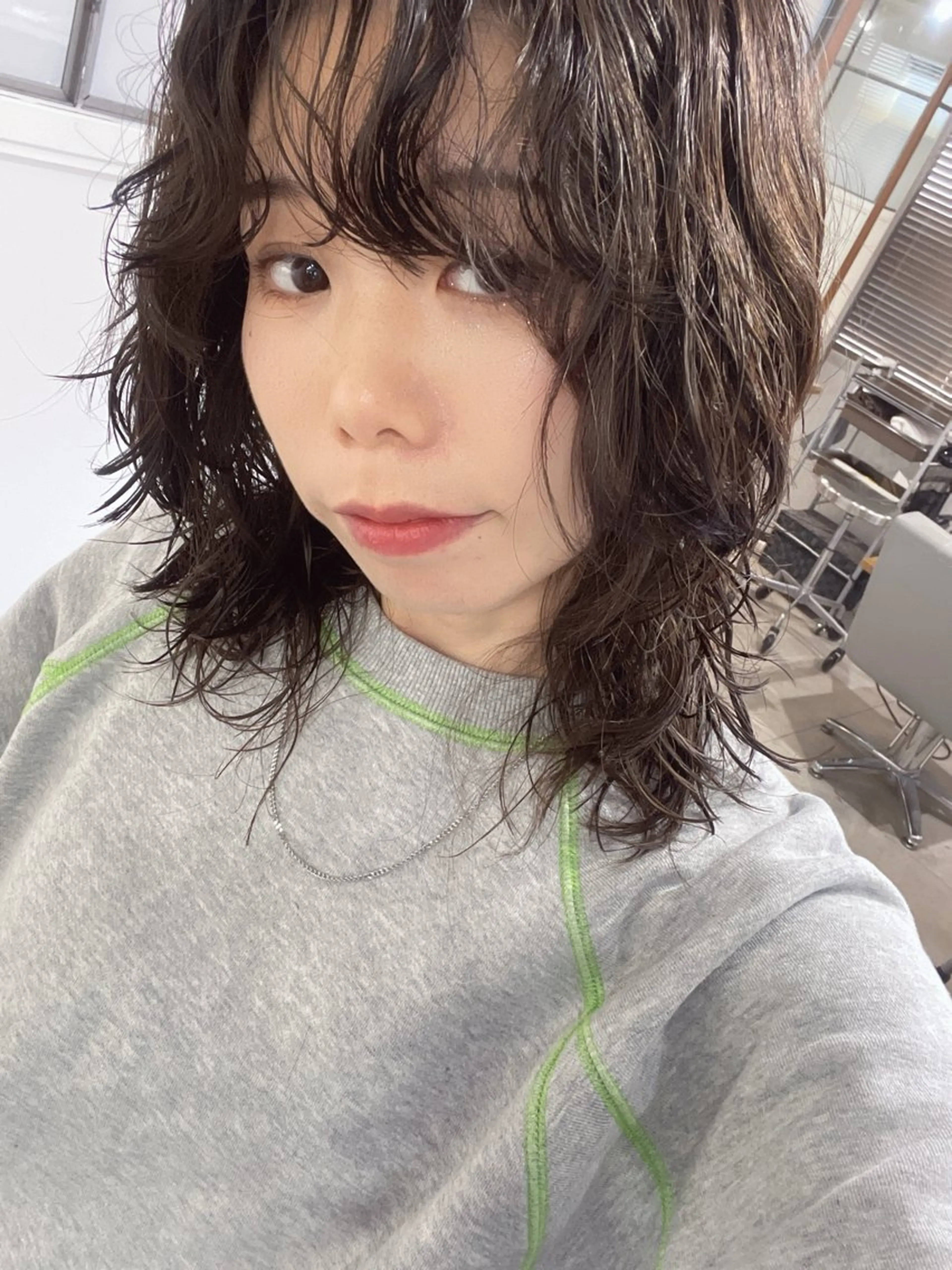 ミディアム パーマ ミディアムパーマ ハイレイヤー レイヤーカット ニュアンスパーマ メンズ特化/お任せ可 矢場町/モモコ🍑のヘアスタイル