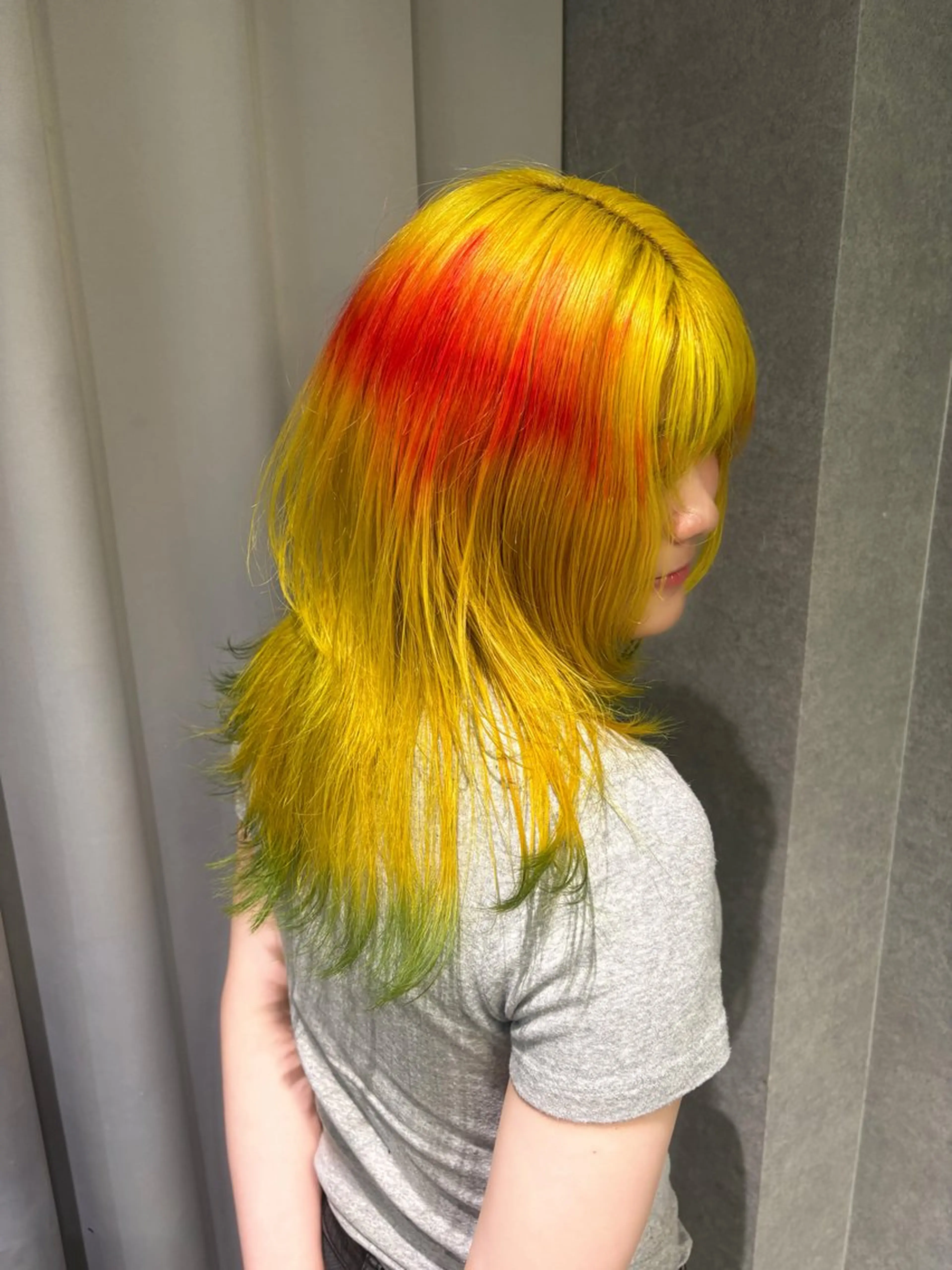 セミロング カラー ブロンド カット ヘアカラー トリートメント rilas博多所属・博多JYUI/ウルフ ハイトーン/デザインのヘアスタイル