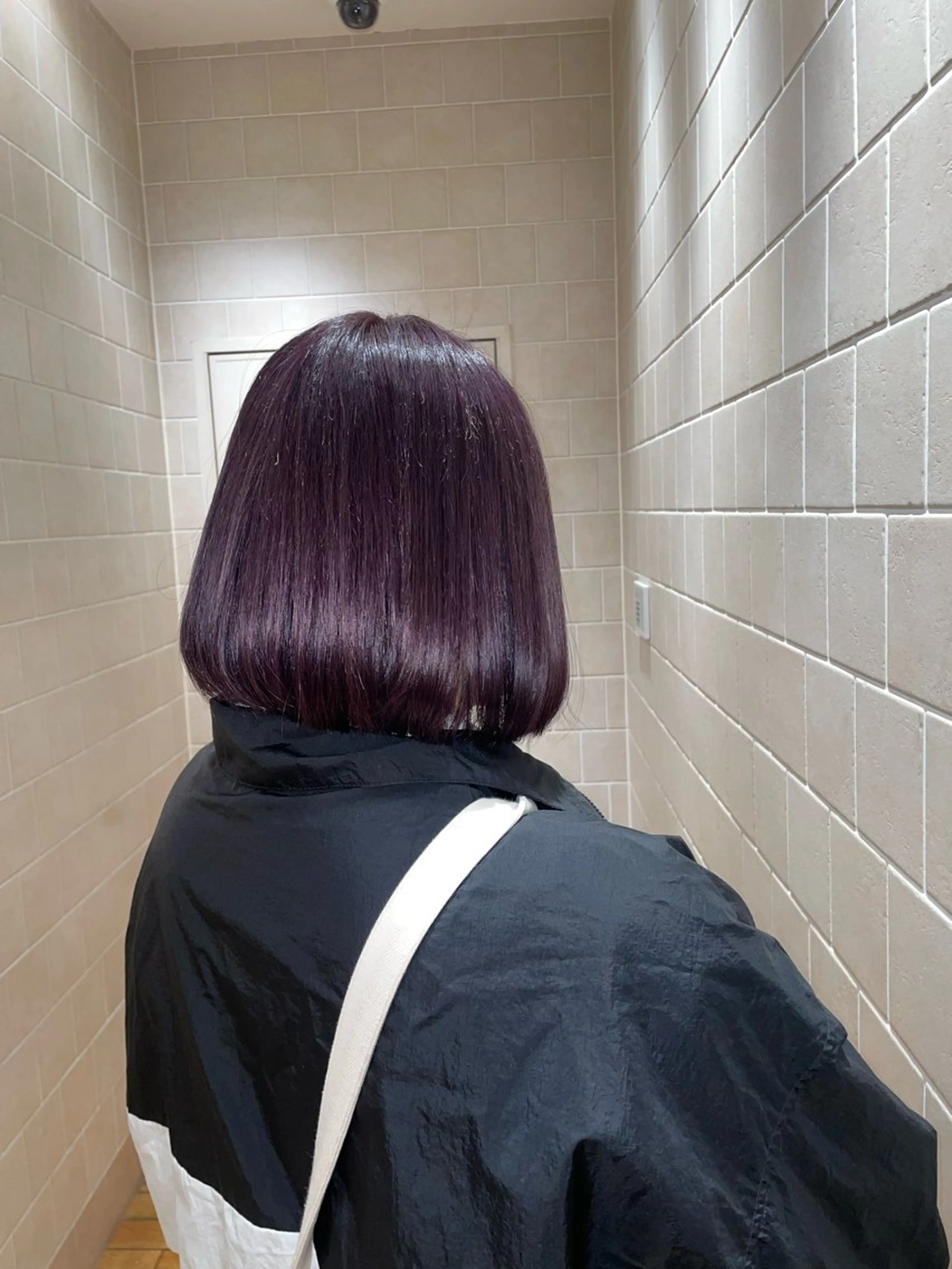 ショート カラー 三富 陽菜のヘアスタイル