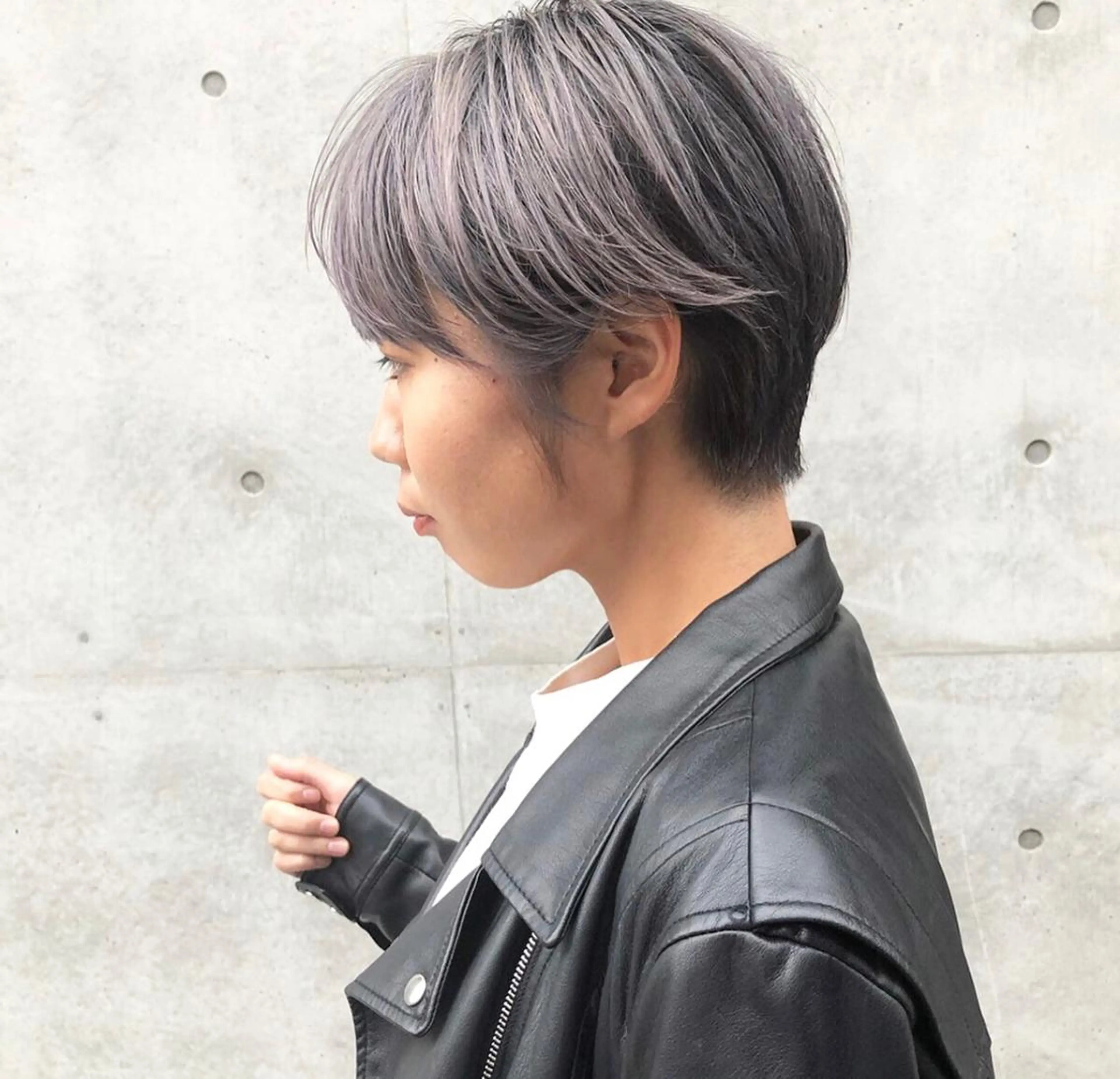 ショート カラー THE DAY所属・AKI HASHIMOTOのヘアスタイル