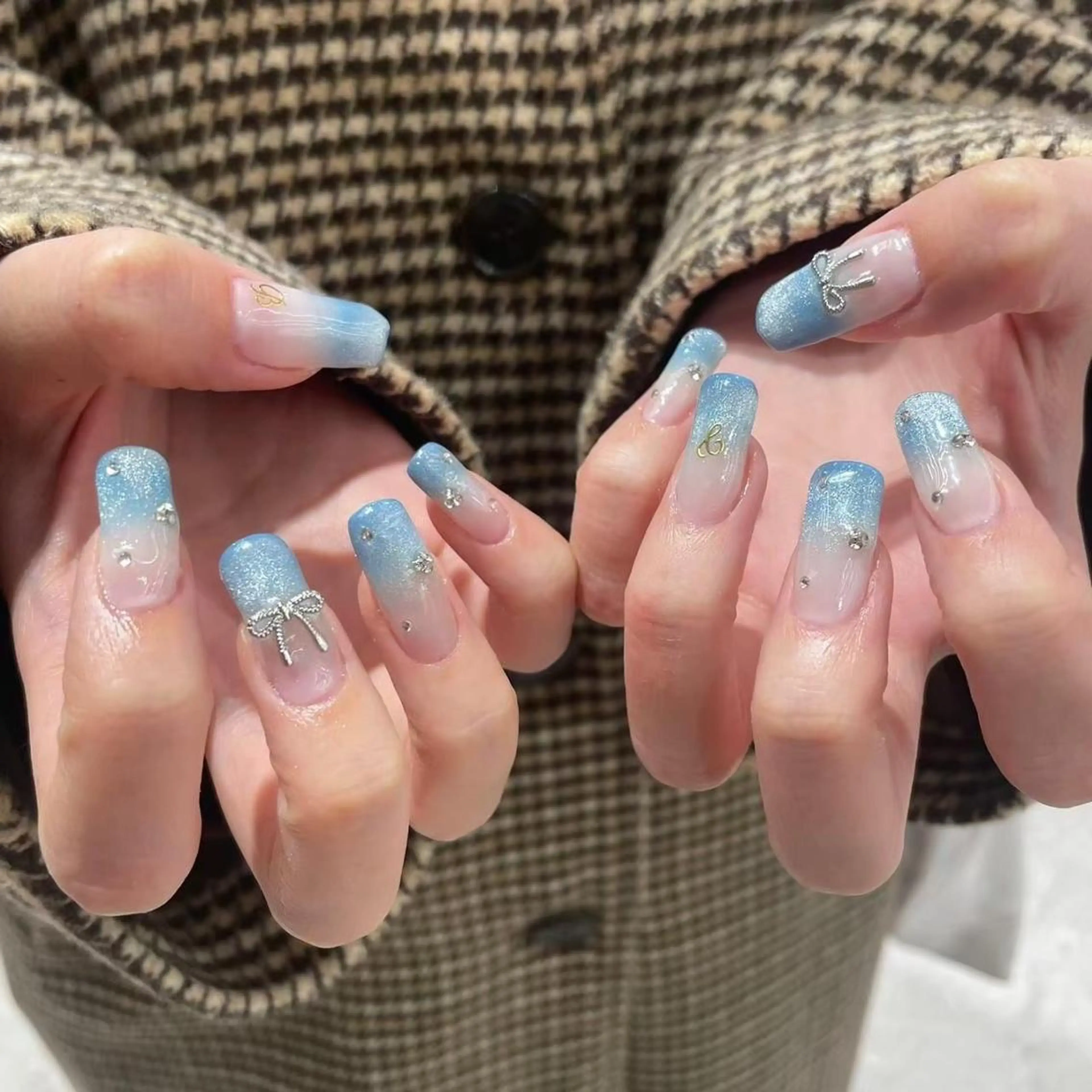 ネイル アートネイル カジュアル ジェルネイル ニュアンスネイル 赤色 ハンドネイル 💎platinum dollまりん💎のマツエク・マツパデザイン