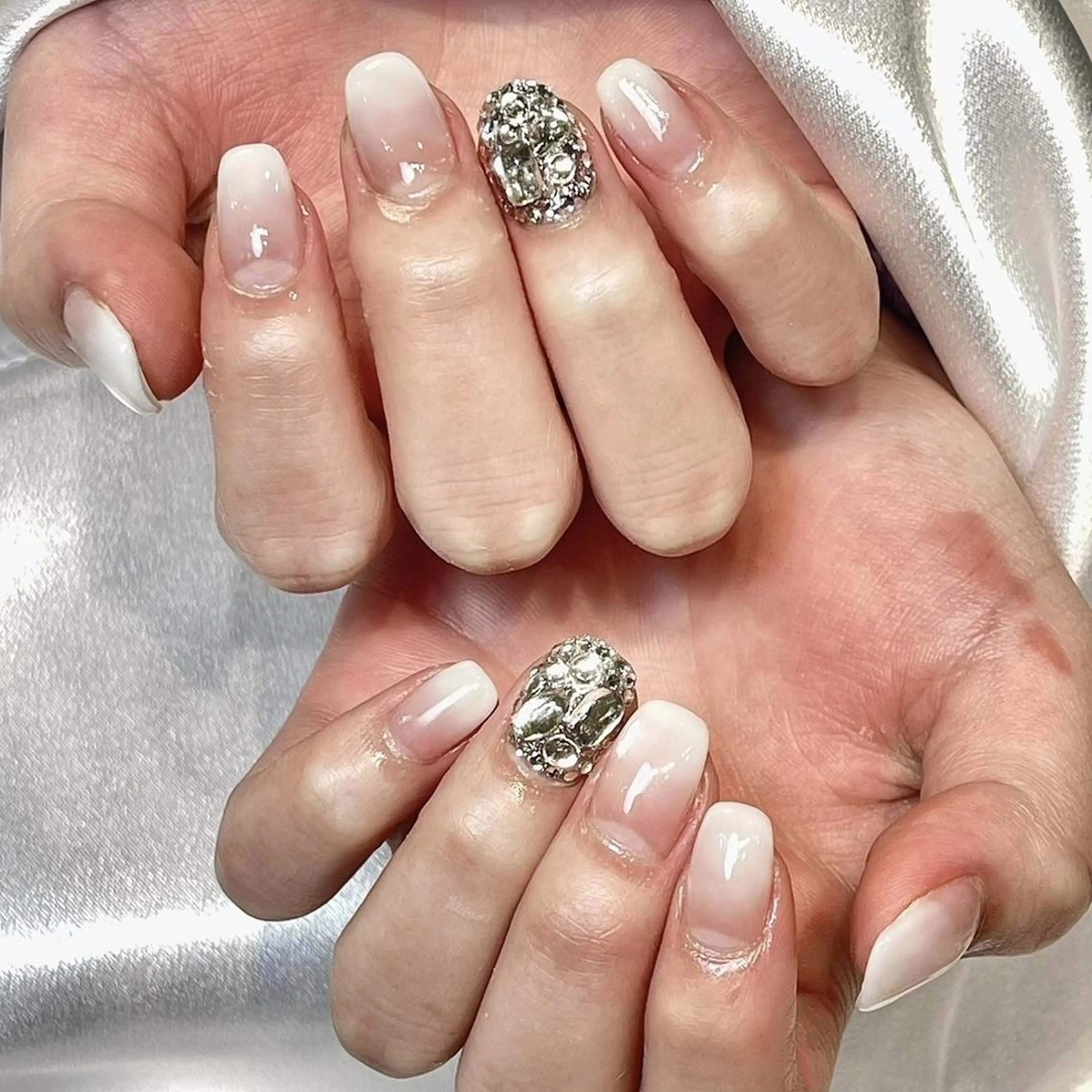 ネイル RAFFINE 月🦋🩵のネイルデザイン