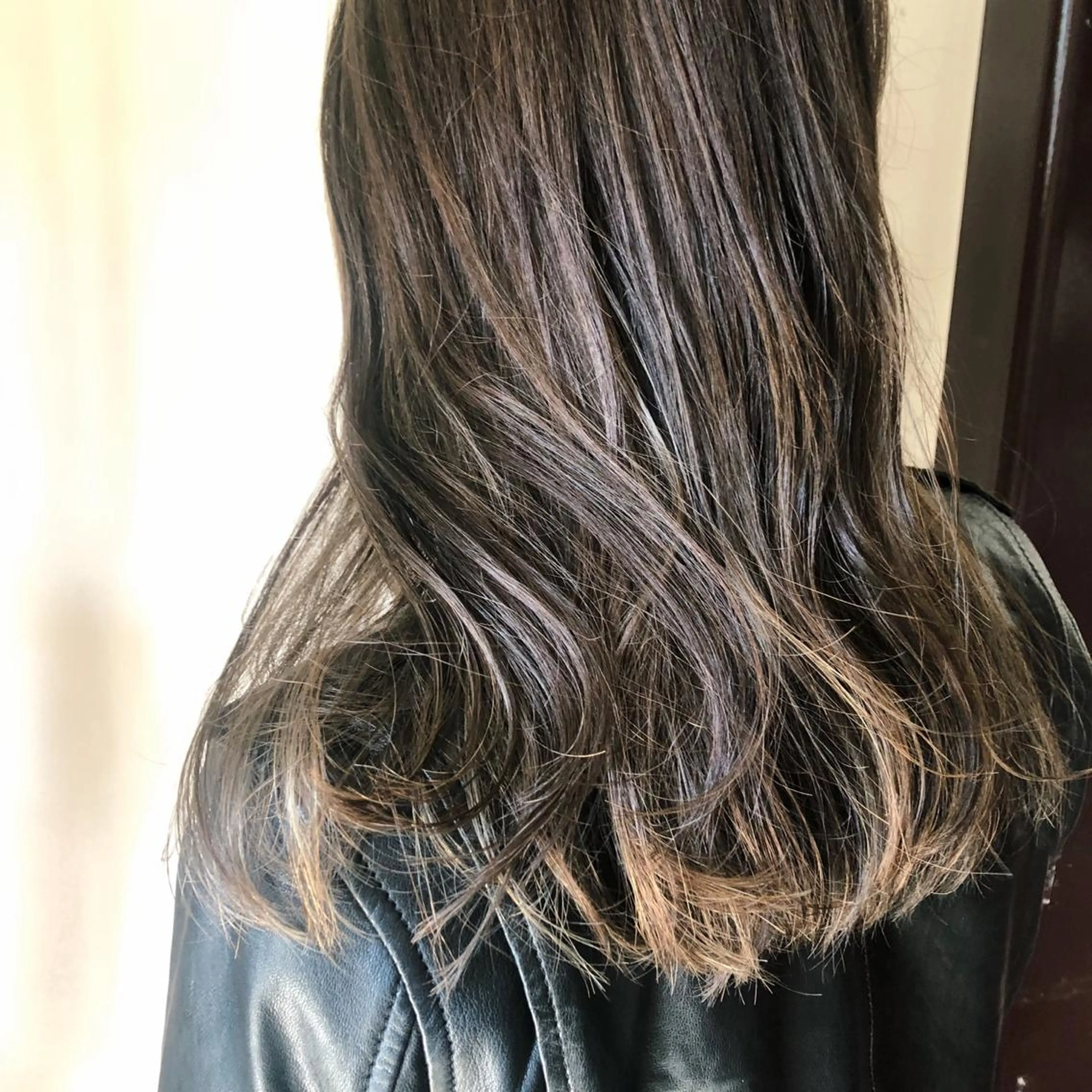 セミロング カラー 吉川 愛美李のヘアスタイル