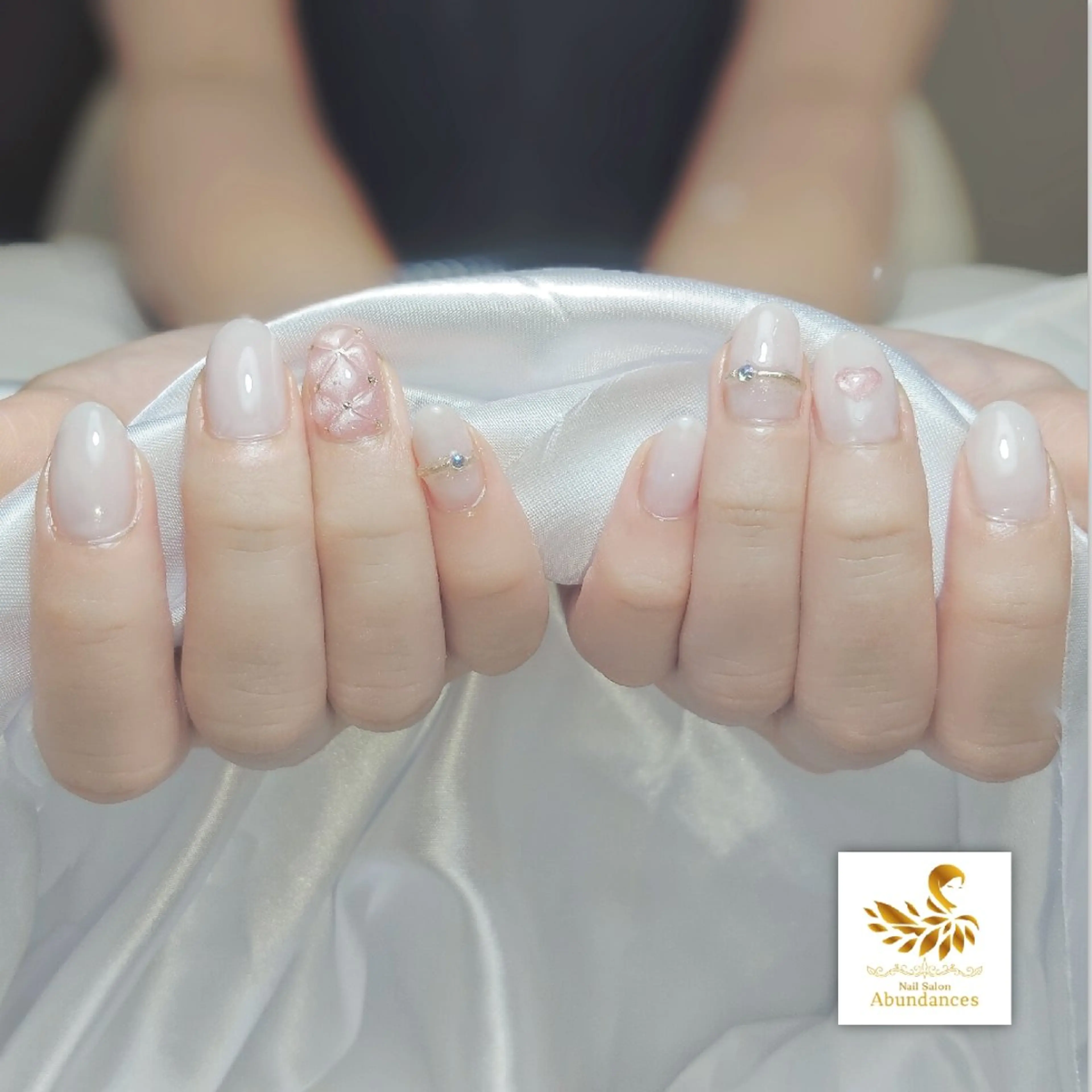 ネイル ガーリー マグネットネイル ピンク ハンドネイル 完全予約制個室サロン Abundancesのネイルデザイン