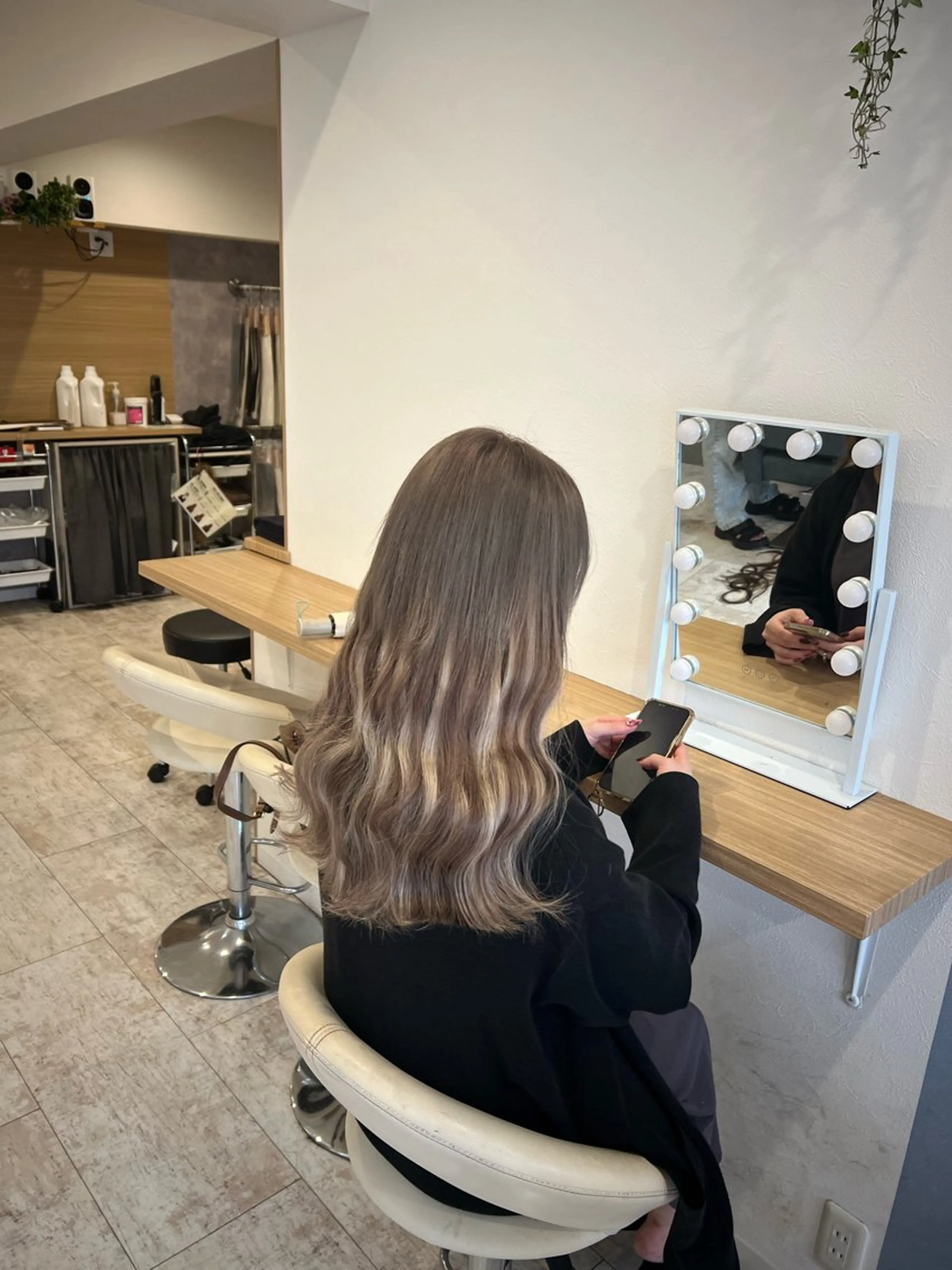 ロング カット ヘアカラー トリートメント エクステ マテリアル 中央駅店のヘアスタイル