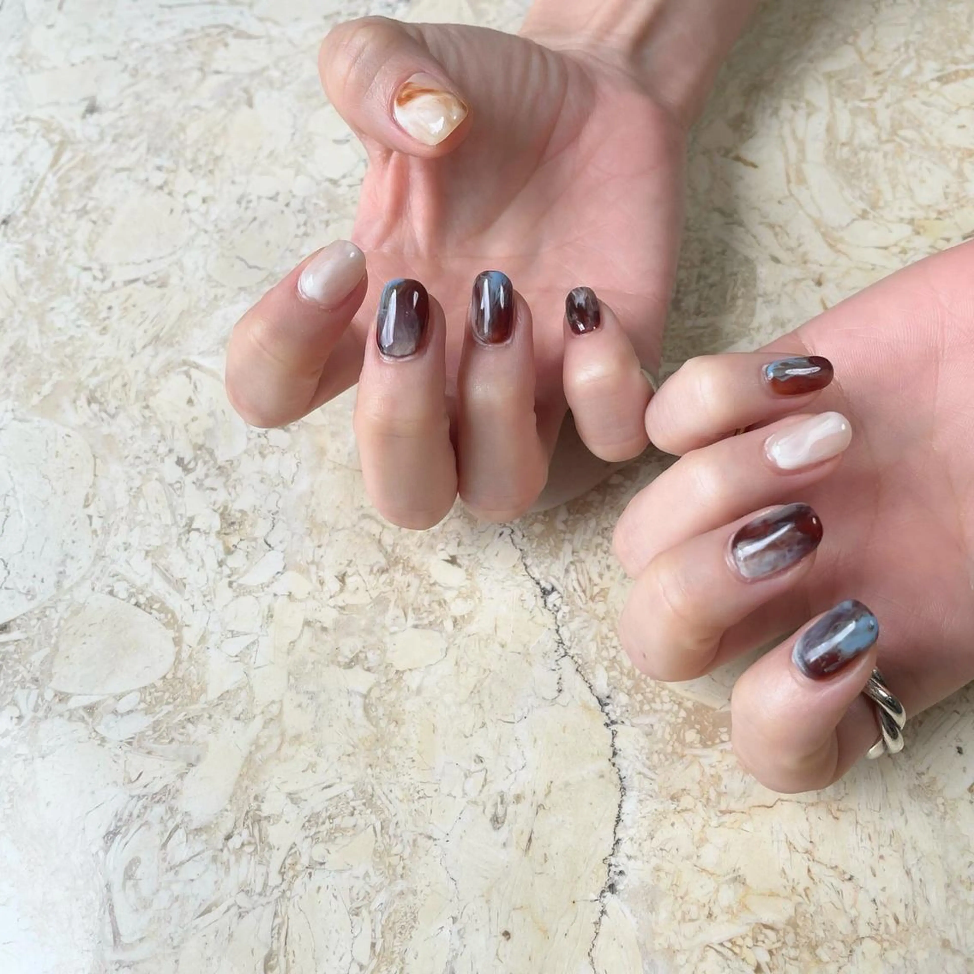 ネイル アニマル柄 アートネイル オーロラネイル ボルドー フラワーネイル ハンドネイル フットネイル nail salon mieux(ミュー)のネイルデザイン