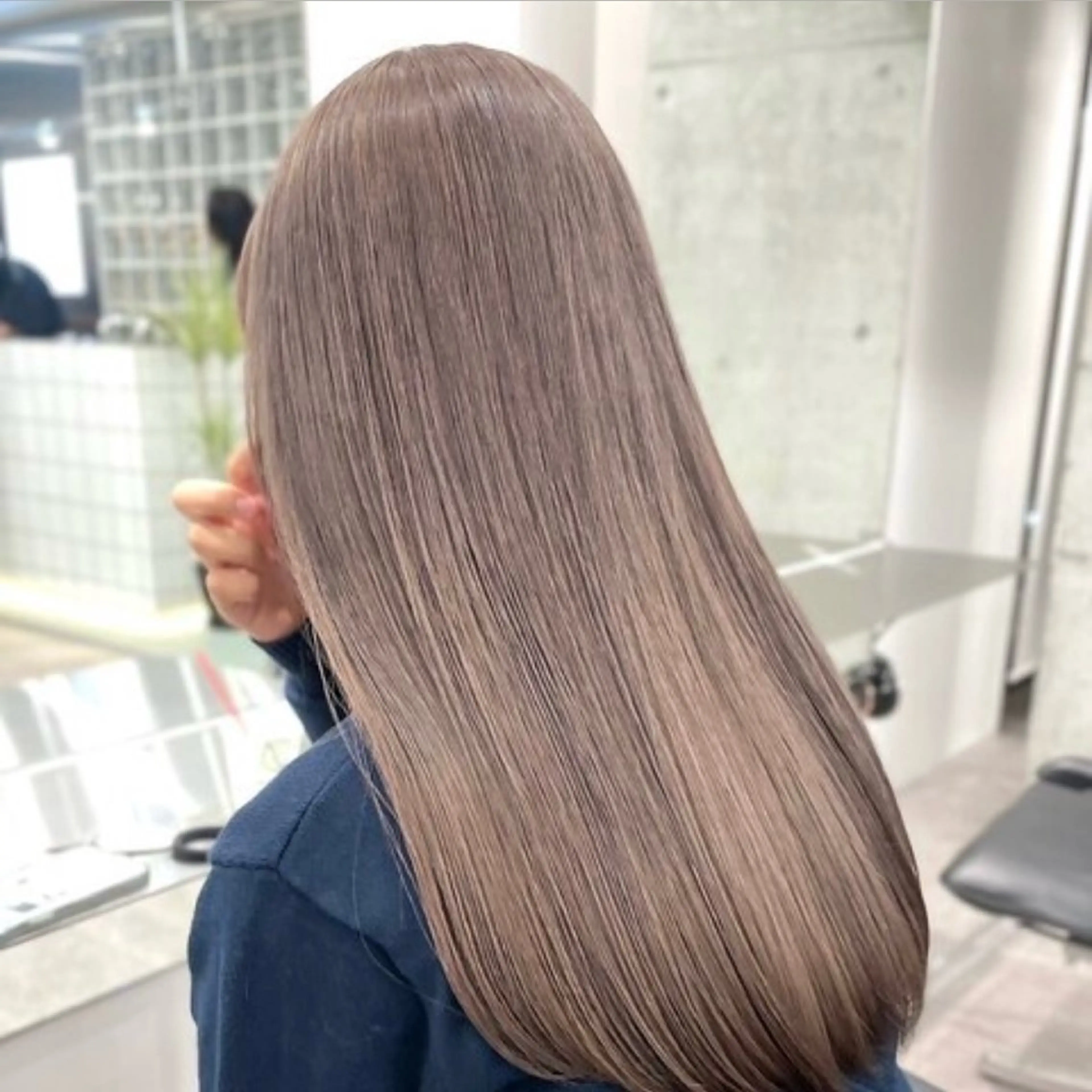 🔆ブリーチリタッチ🔆＋カラー❕＋𝐀𝐮𝐣𝐮𝐚トリートメント🫧の写真