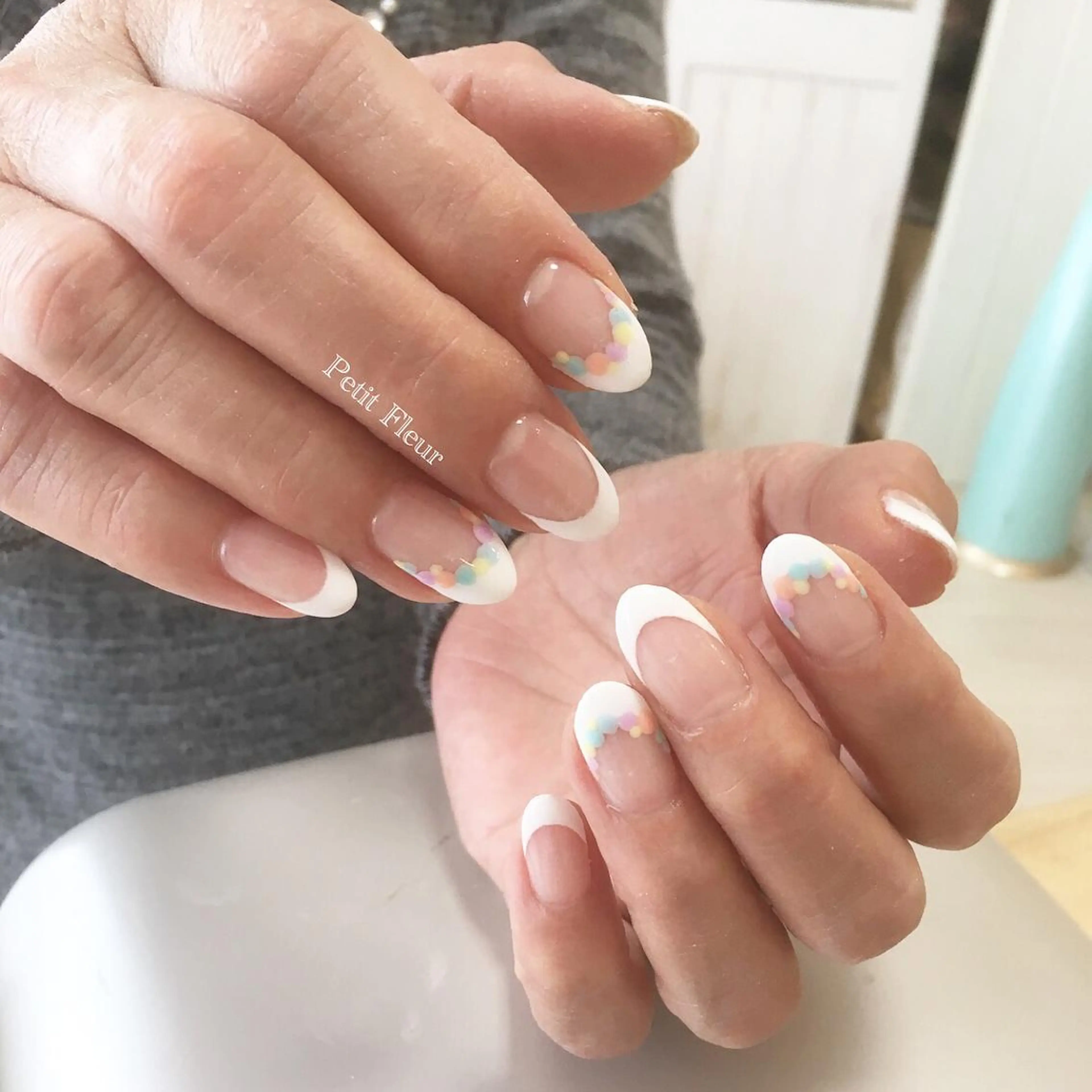 ネイル ドット フレンチネイル Petit Fleur所属・青柳 亜梨奈のマツエク・マツパデザイン