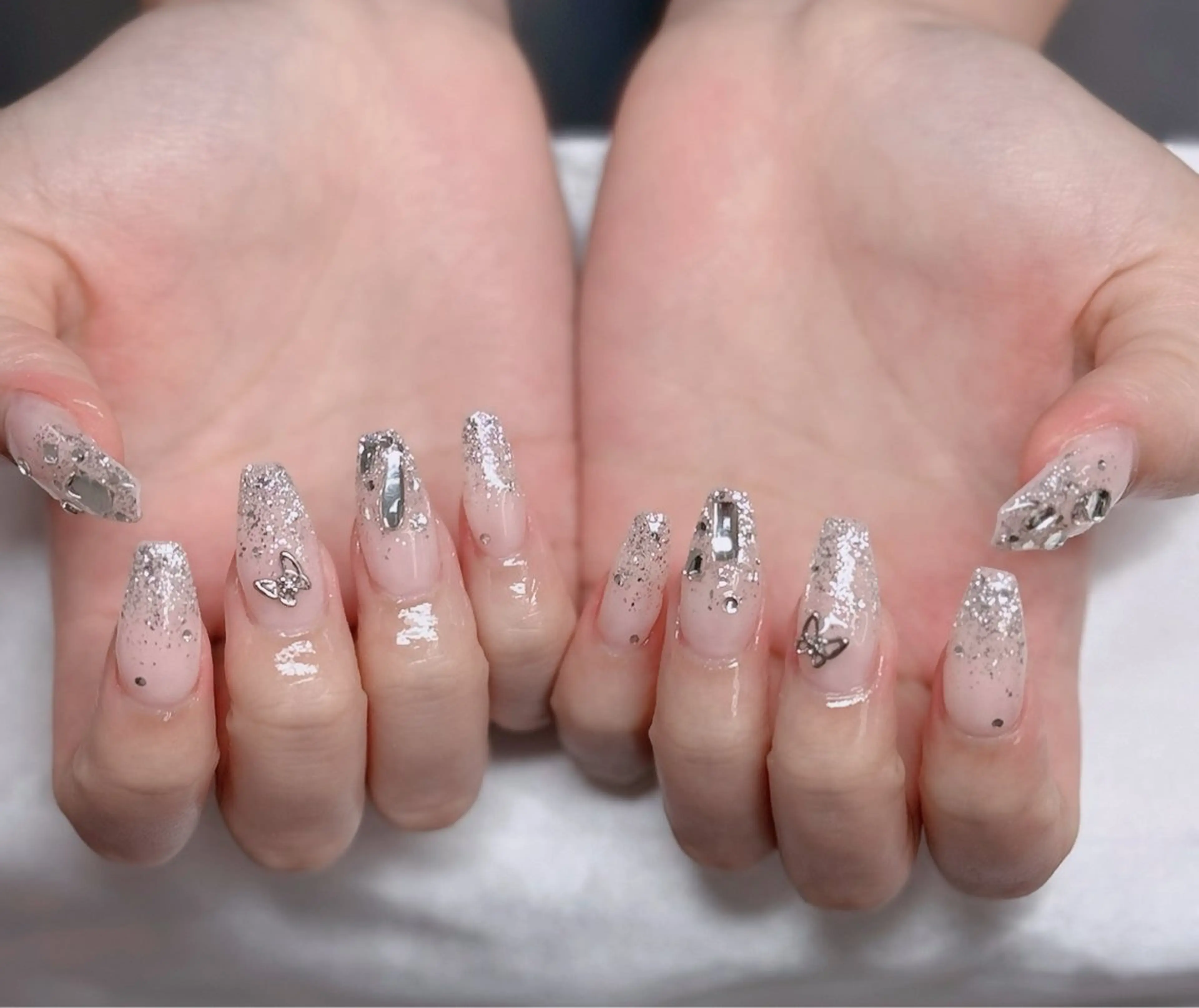 ネイル フレンチネイル ジェルネイル ガラスフレンチ ハロウィン ハート ハンドネイル H.baby Nail Salonのネイルデザイン