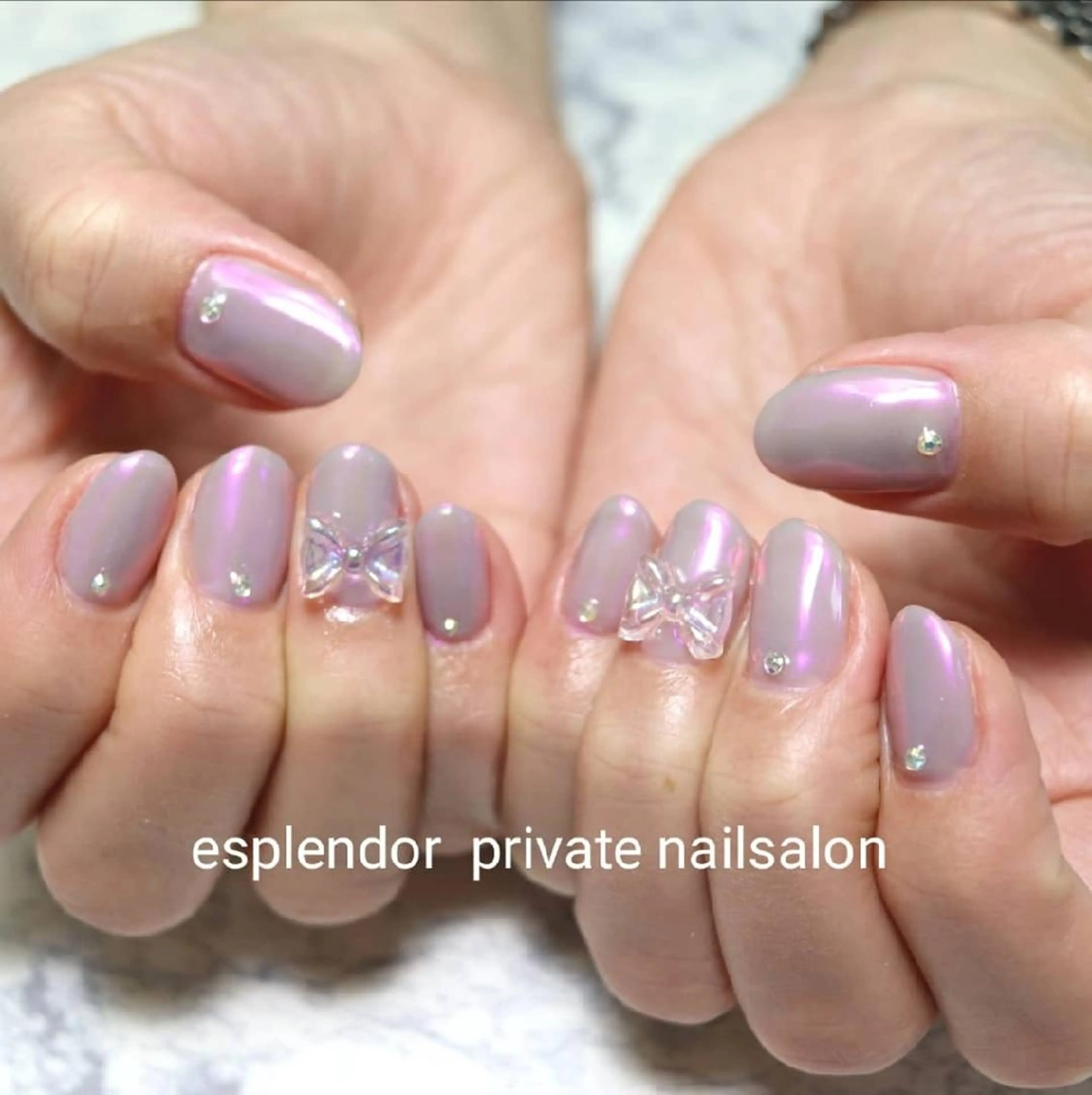 ネイル オーロラネイル リボン esplendor  エスプレンドル所属・esplendor  エスプレンドルのネイルデザイン