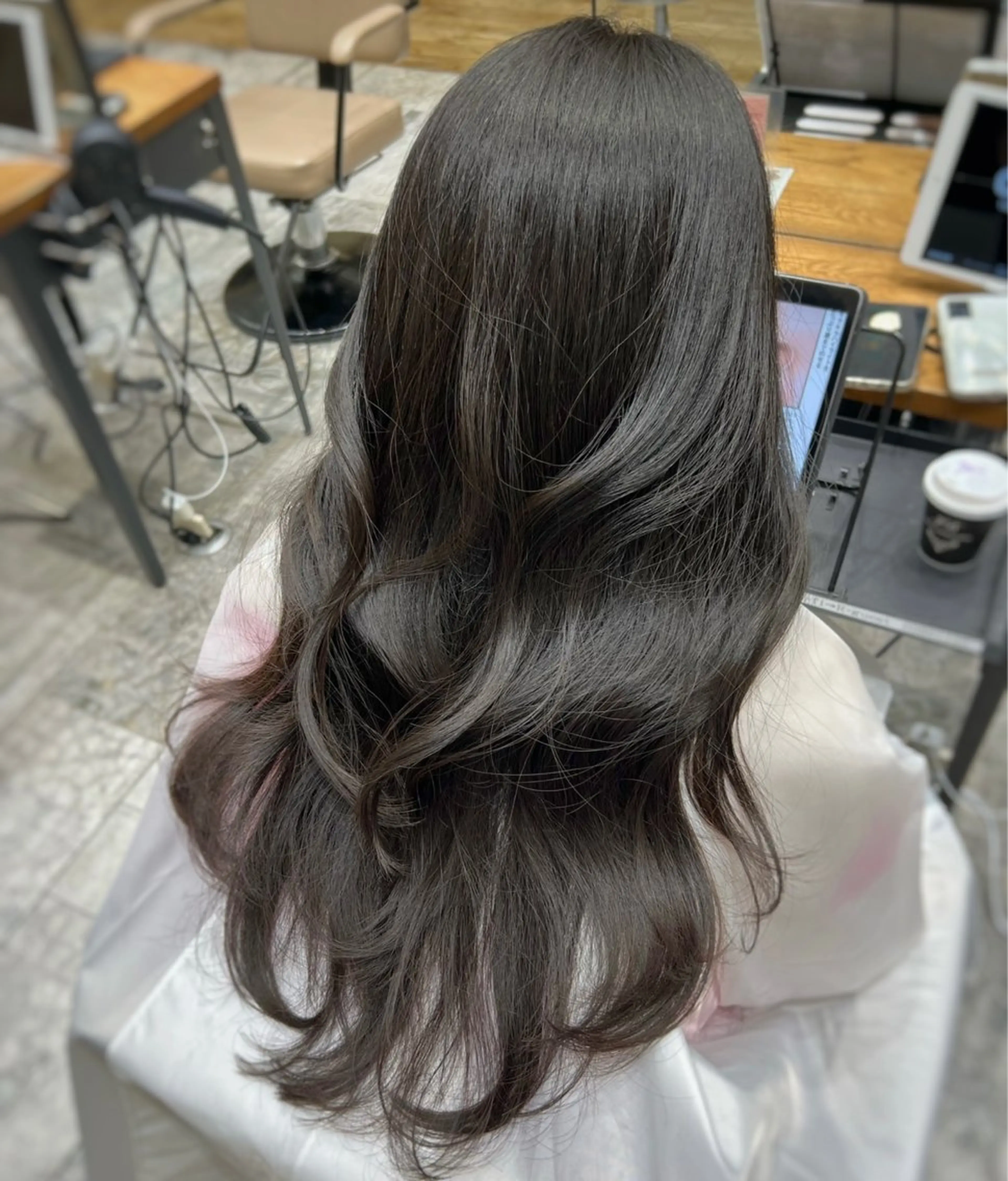 ロング パーマ ヘアセット 💍新宿ショート 💍岩田莉奈のヘアスタイル