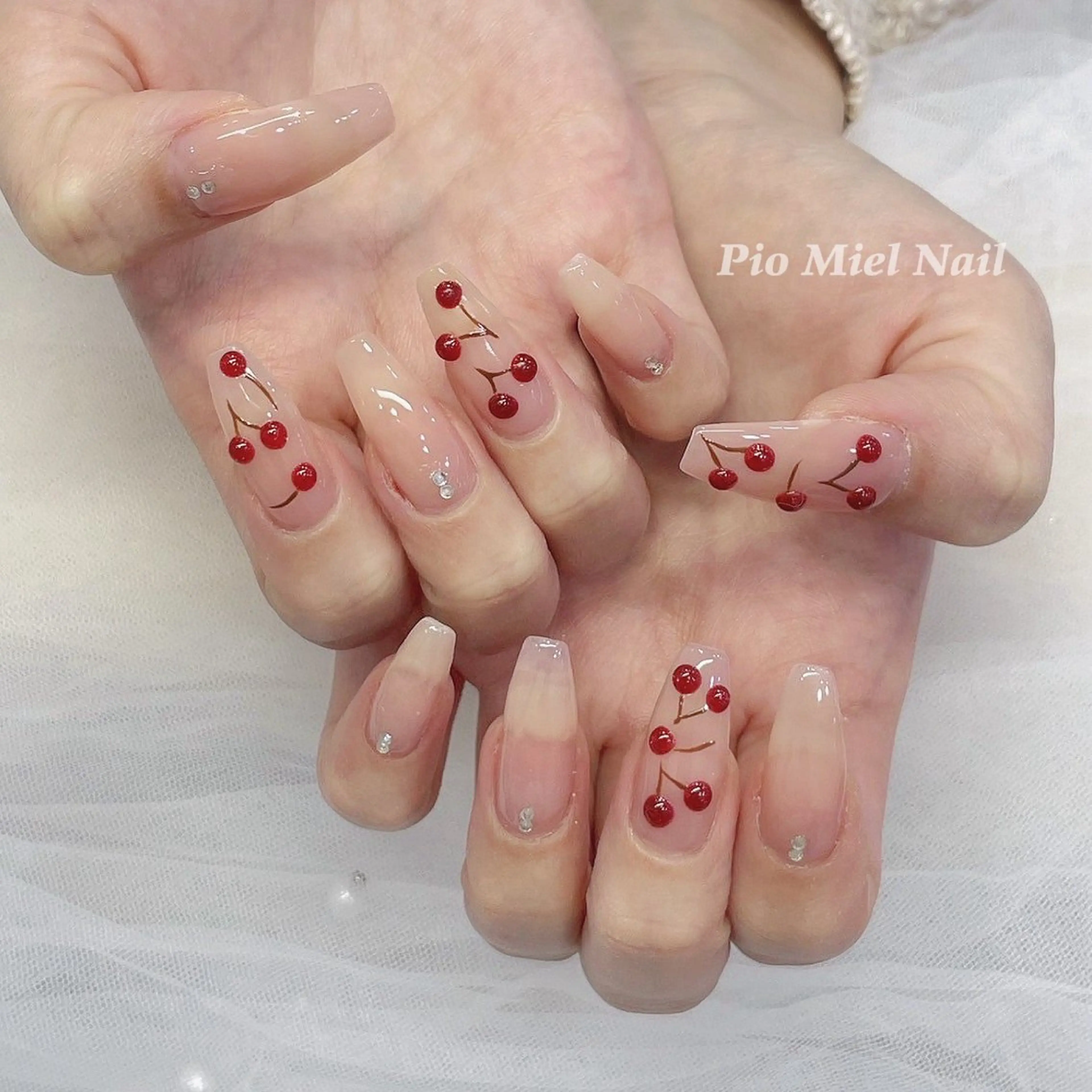 ネイル ガーリー ロングネイル オフィスネイル シンプルネイル スクエアネイル ハンドネイル momo 長さだしのネイルデザイン