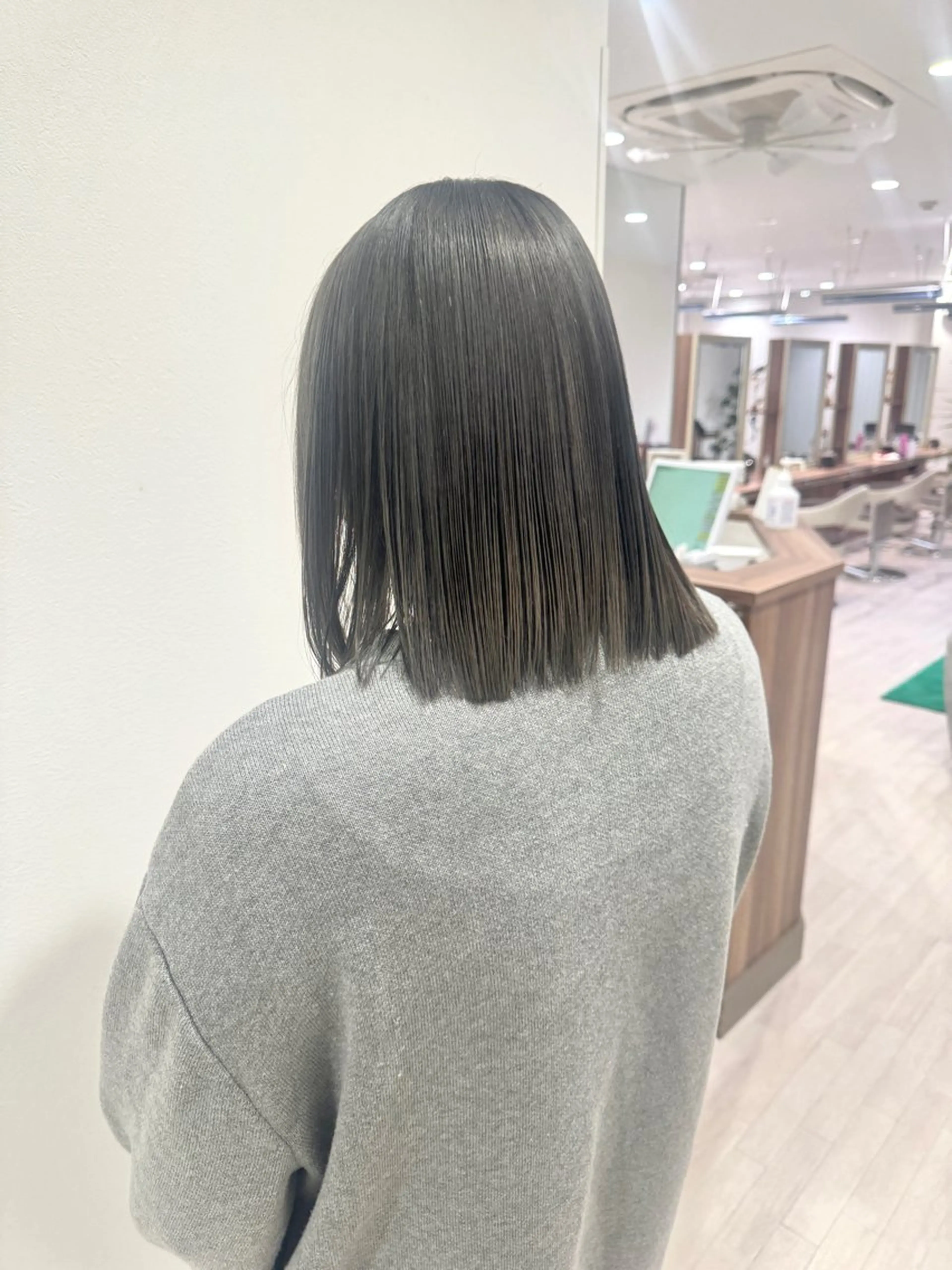 ミディアム カラー ヘアカラー Re:st所属・Miyavi/カラー ショートボブのヘアスタイル