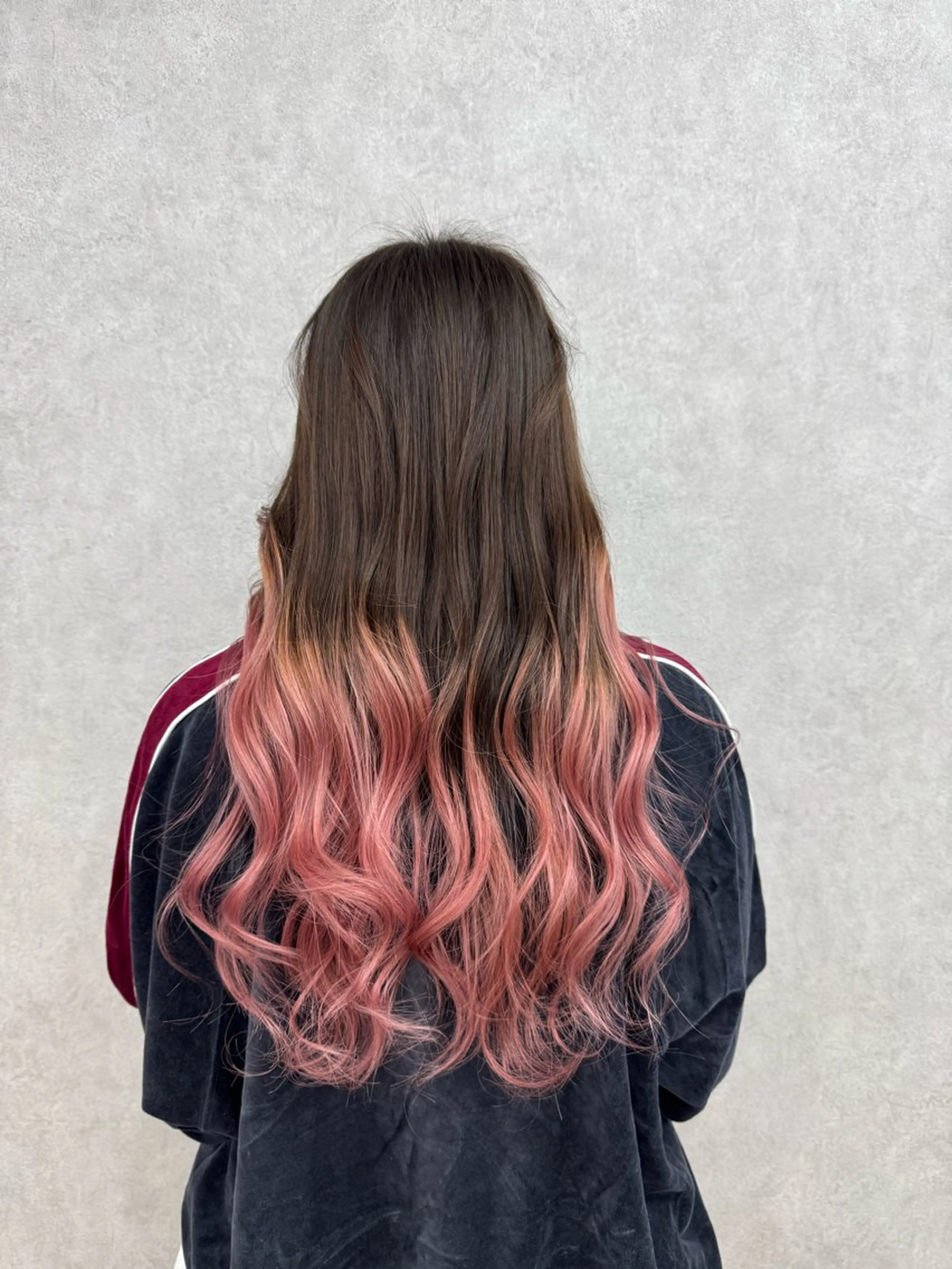 ロング カラー ベージュカラー ブリーチ グラデーションカラー ピンクカラー ピンクベージュ 🍎暖色カラーで大人 可愛く🍒齋藤すみれのヘアスタイル