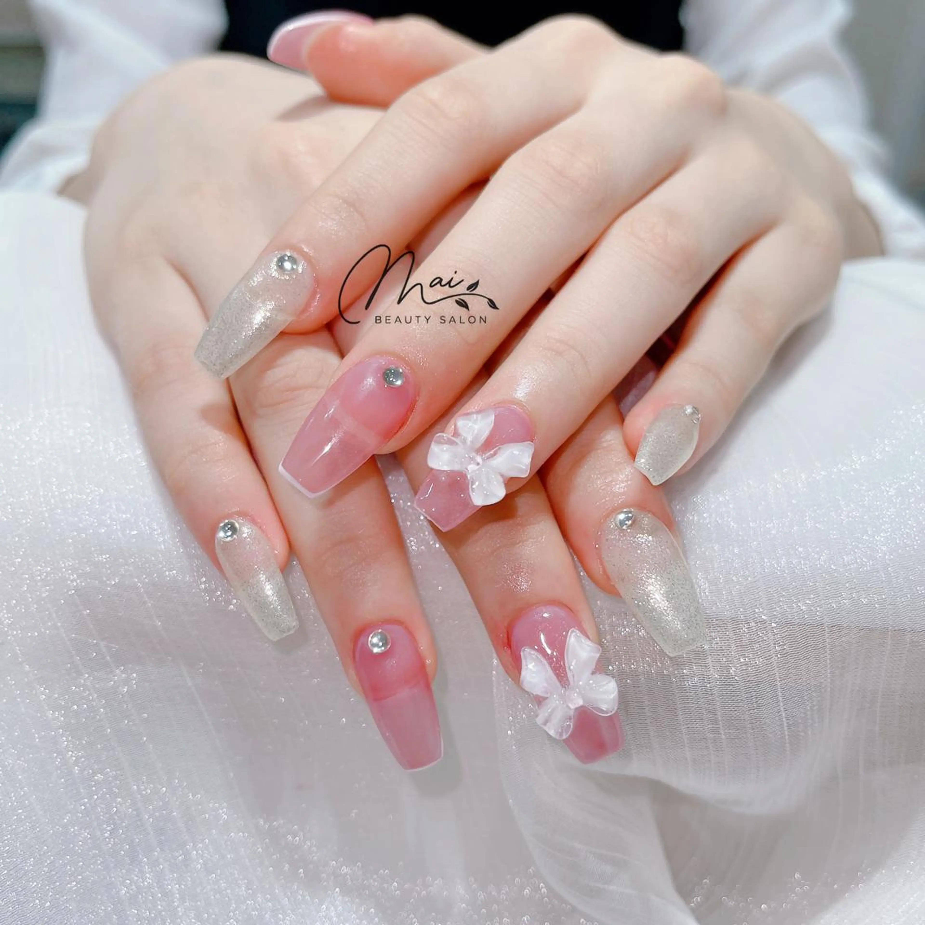 ネイル オーロラネイル チークネイル 長さ出し フラッシュネイル フットネイル MaiBeauty Niのネイルデザイン