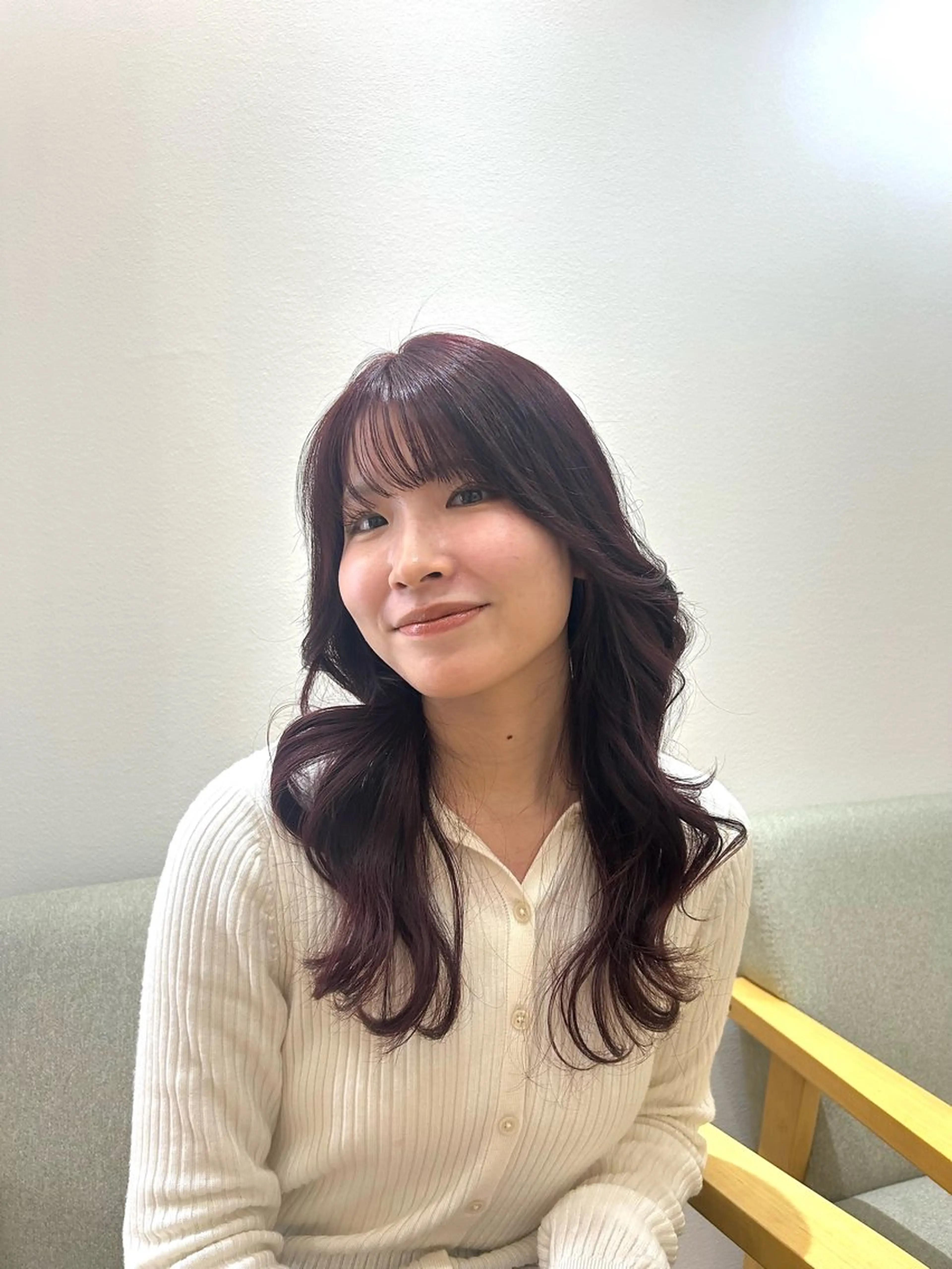 ロング カラー ブリーチ ボルドーカラー ダブルカラー ブリーチなしカラー scena(シーナ)所属・佐原 未依奈のヘアスタイル