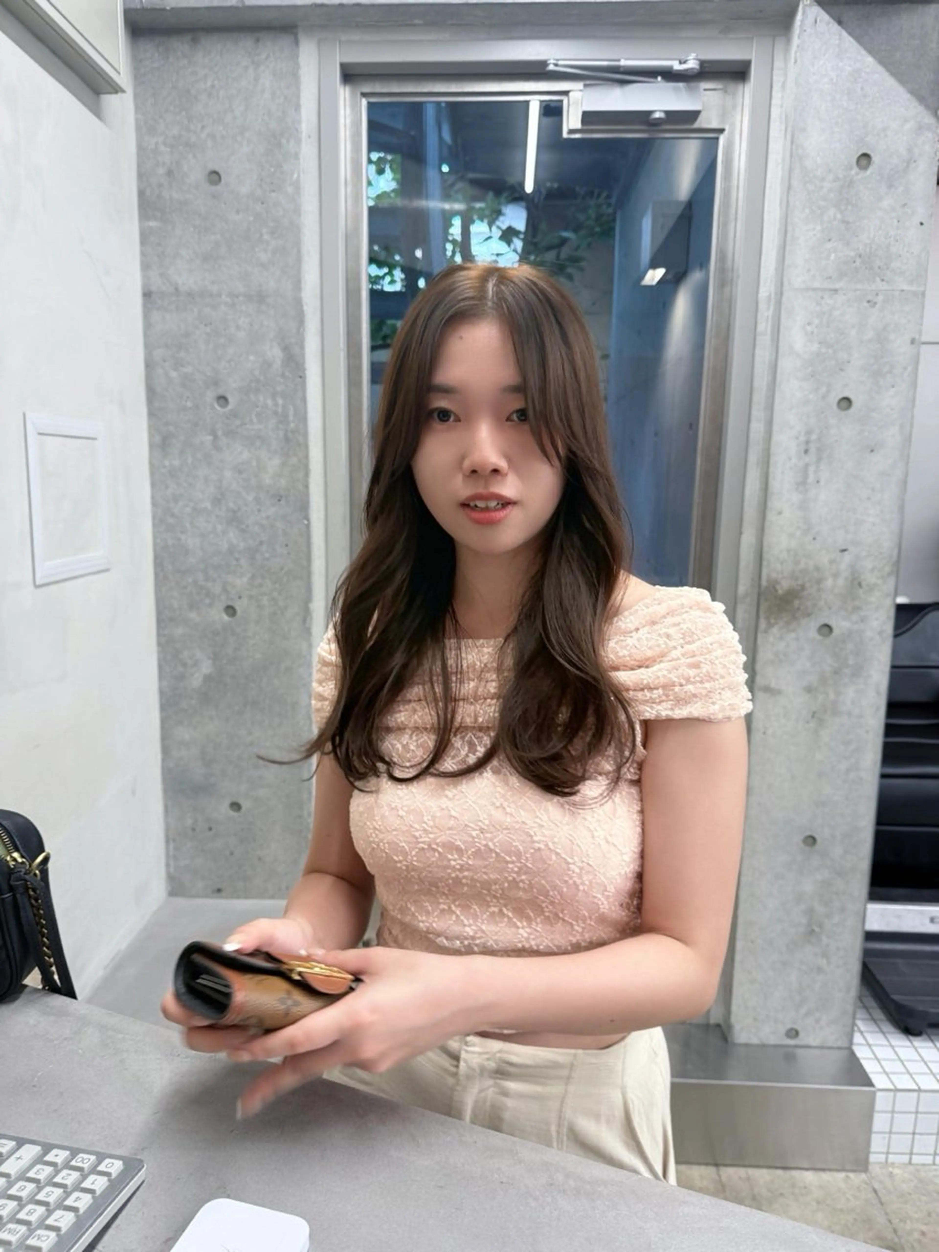 ロング カラー ロングレイヤー アッシュ ベージュカラー ブリーチ 透明感カラー カット ヘアカラー トリートメント 誰よりも丁寧なカット 🍀小林輝のヘアスタイル