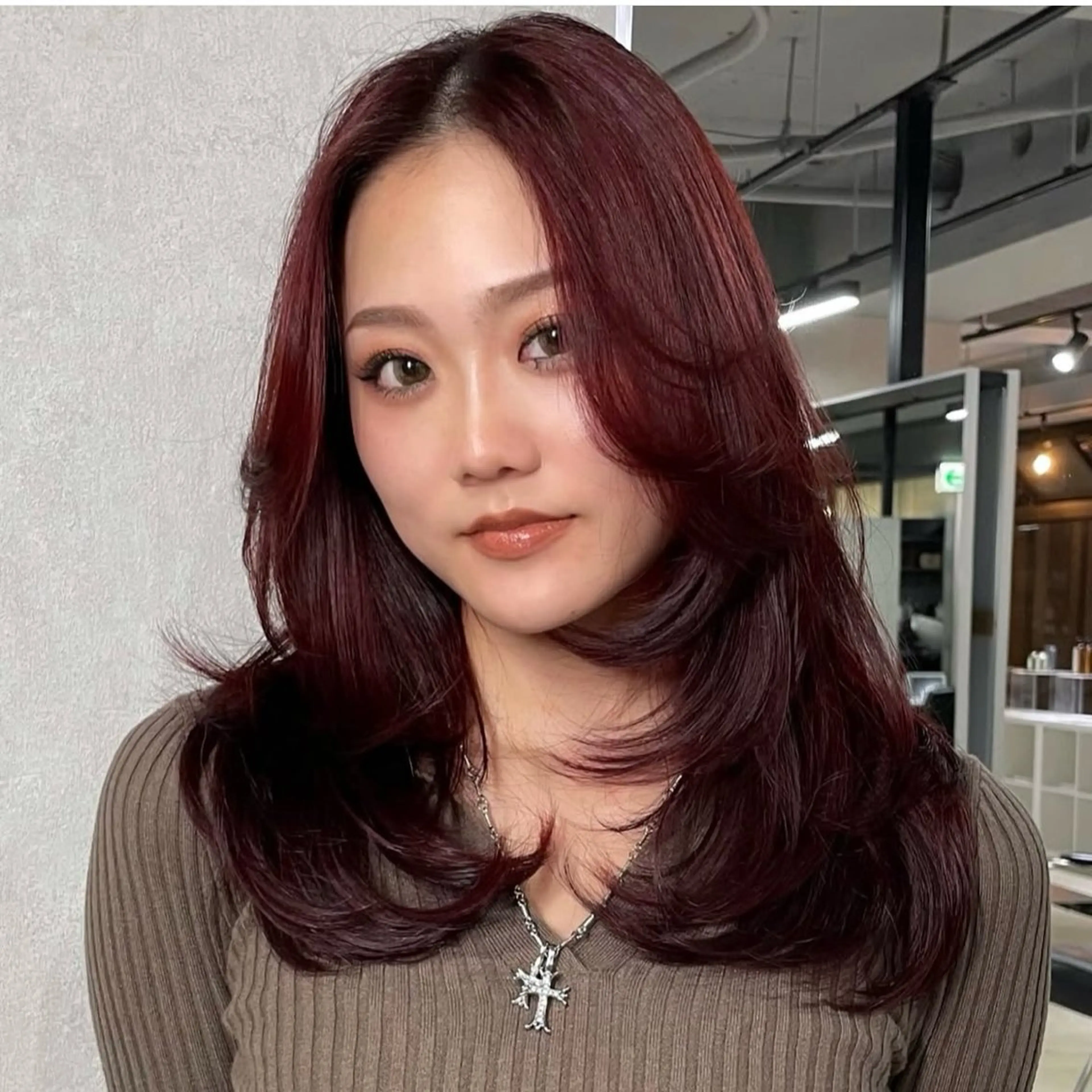 セミロング カラー ブリーチ ダブルカラー ブリーチなしカラー レッドカラー 髪質改善 カット ヘアカラー レイヤー /髪質改善/ariのヘアスタイル