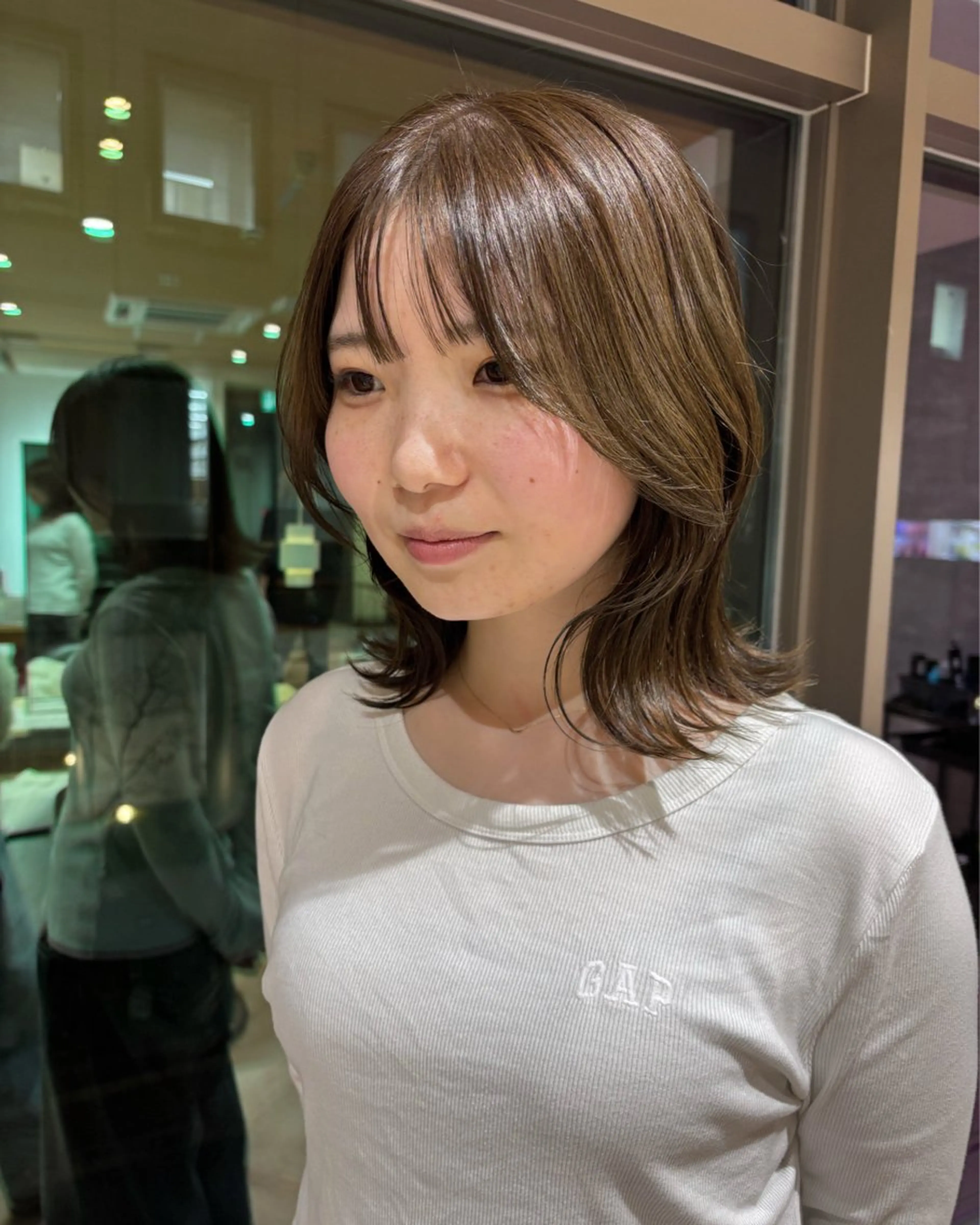 ミディアム カラー ベージュカラー オリーブベージュ カット ヘアカラー ゆい/パーマ/レイヤ ー/似合わせカラーのヘアスタイル