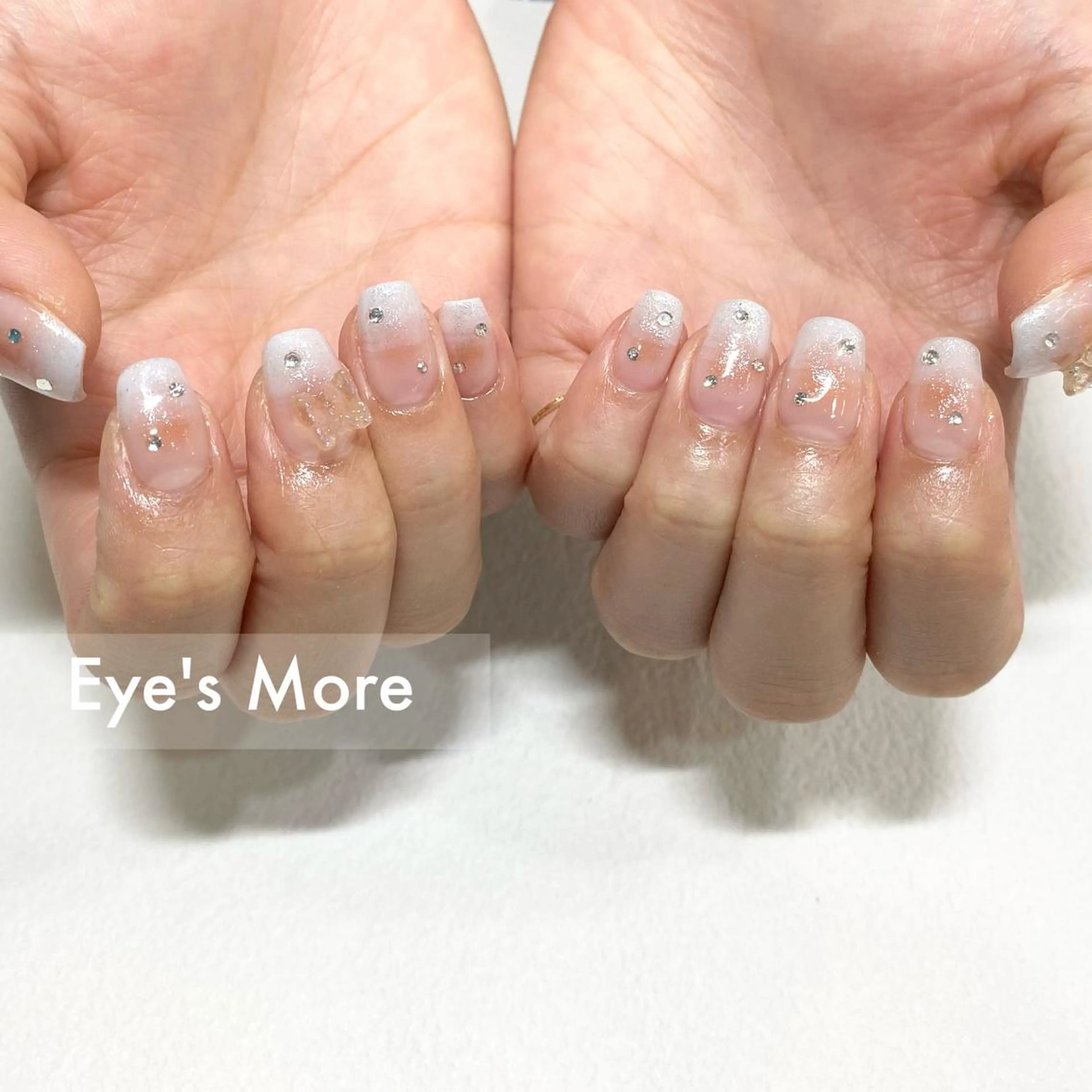 ネイル Eye's More Ochiaiのネイルデザイン