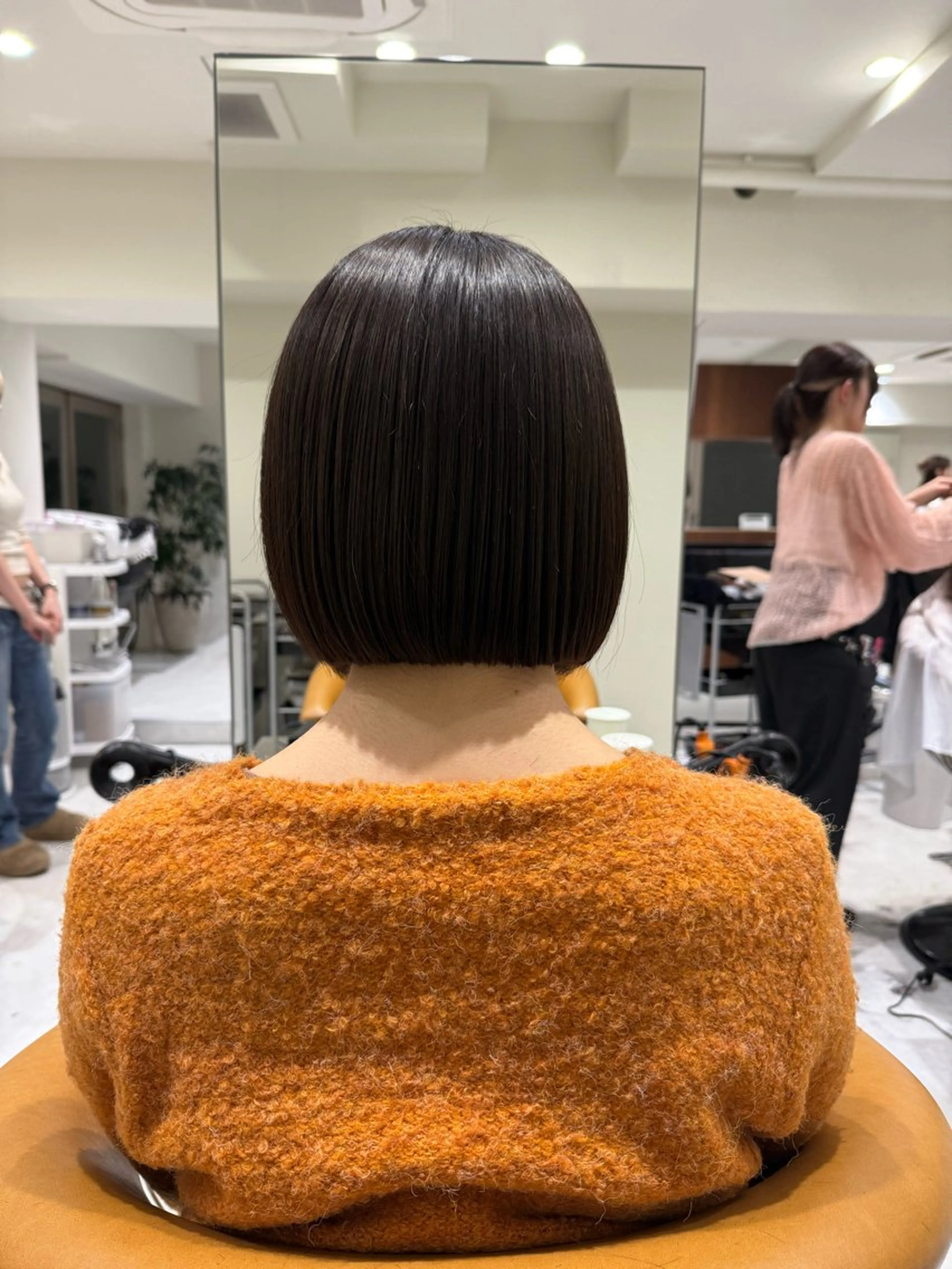 ショート カット ヘアカラー ぱつっとボブ/透明感 カラー/Ayakaのヘアスタイル