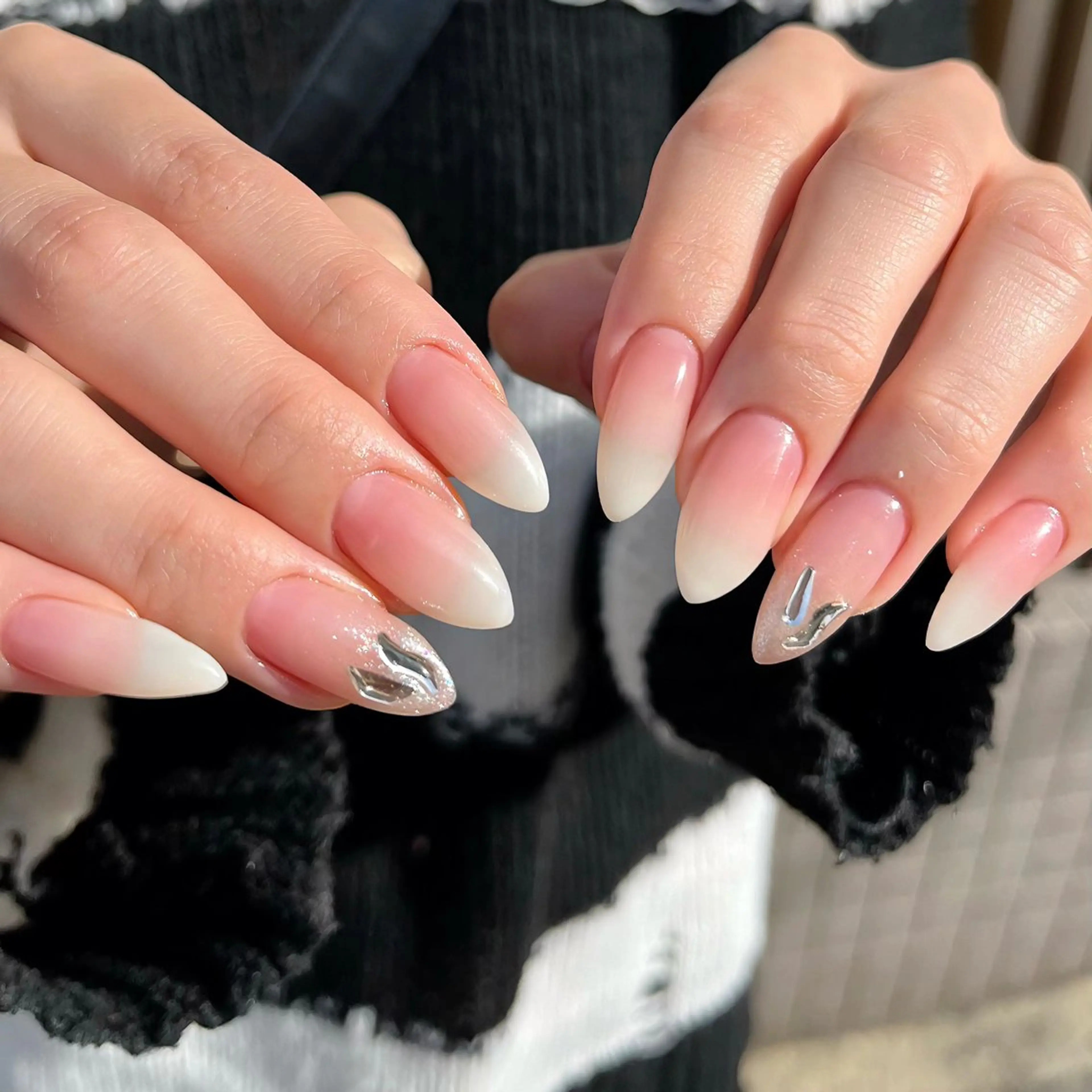 ネイル グラデーション 韓国ネイル ラメ(グリッター) ラメグラデーション ワンホンネイル ハンドネイル 🫧OPELIA NAIL渋谷🫧のネイルデザイン