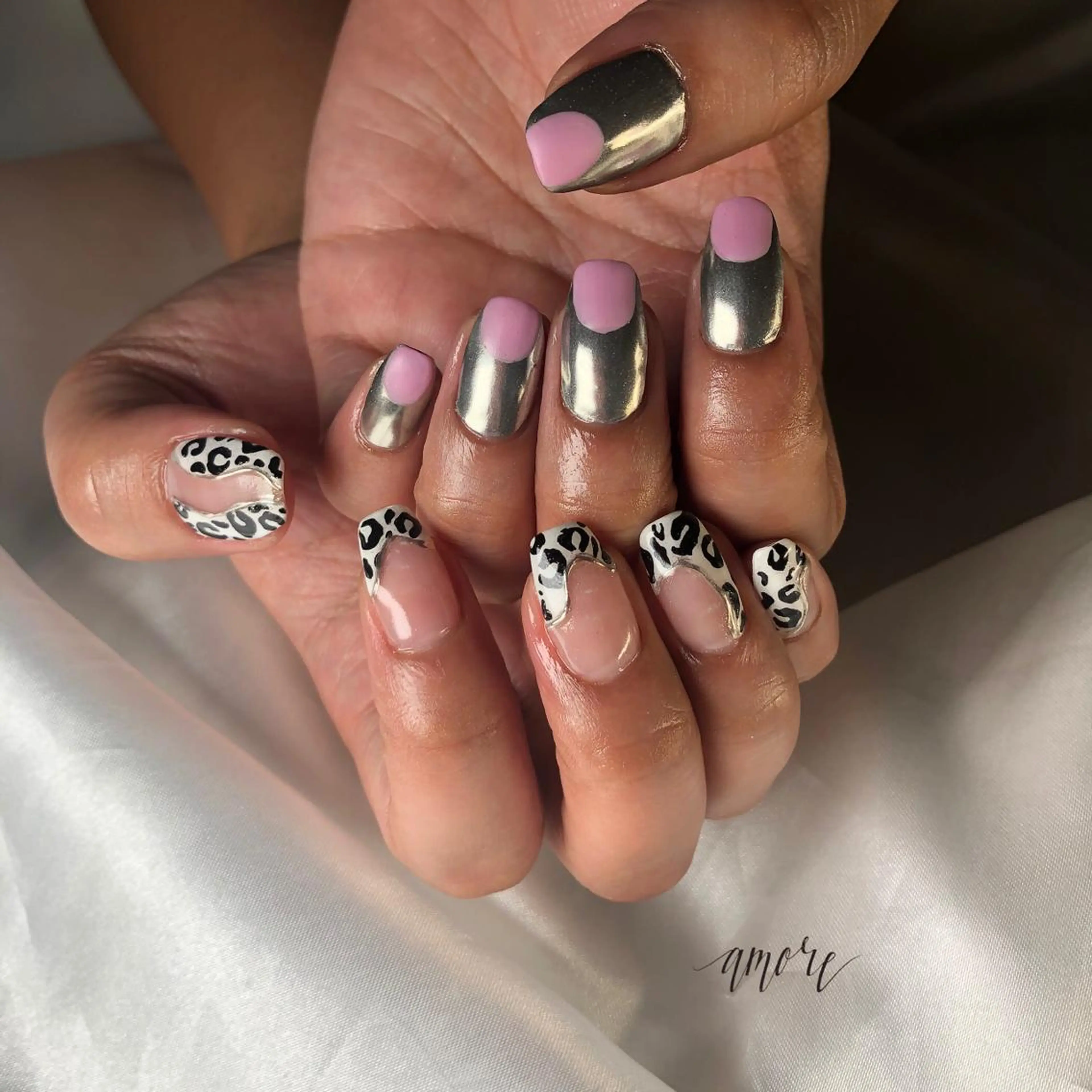 ネイル ジェルネイル 氷ネイル・うるうるネイル キラキラネイル マグネットネイル ミラーネイル You kyehwaのネイルデザイン